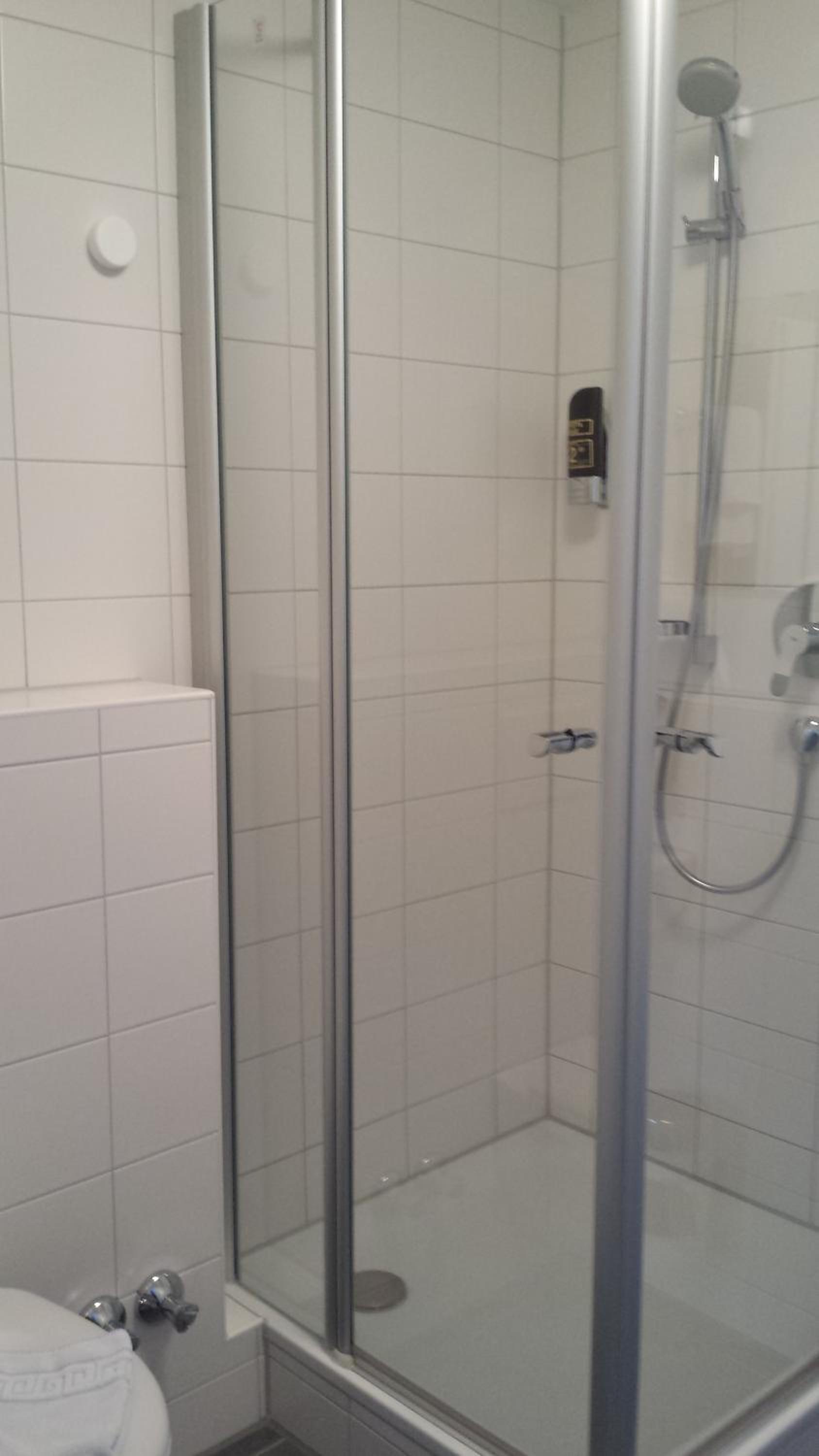 Double Room - Photo 10