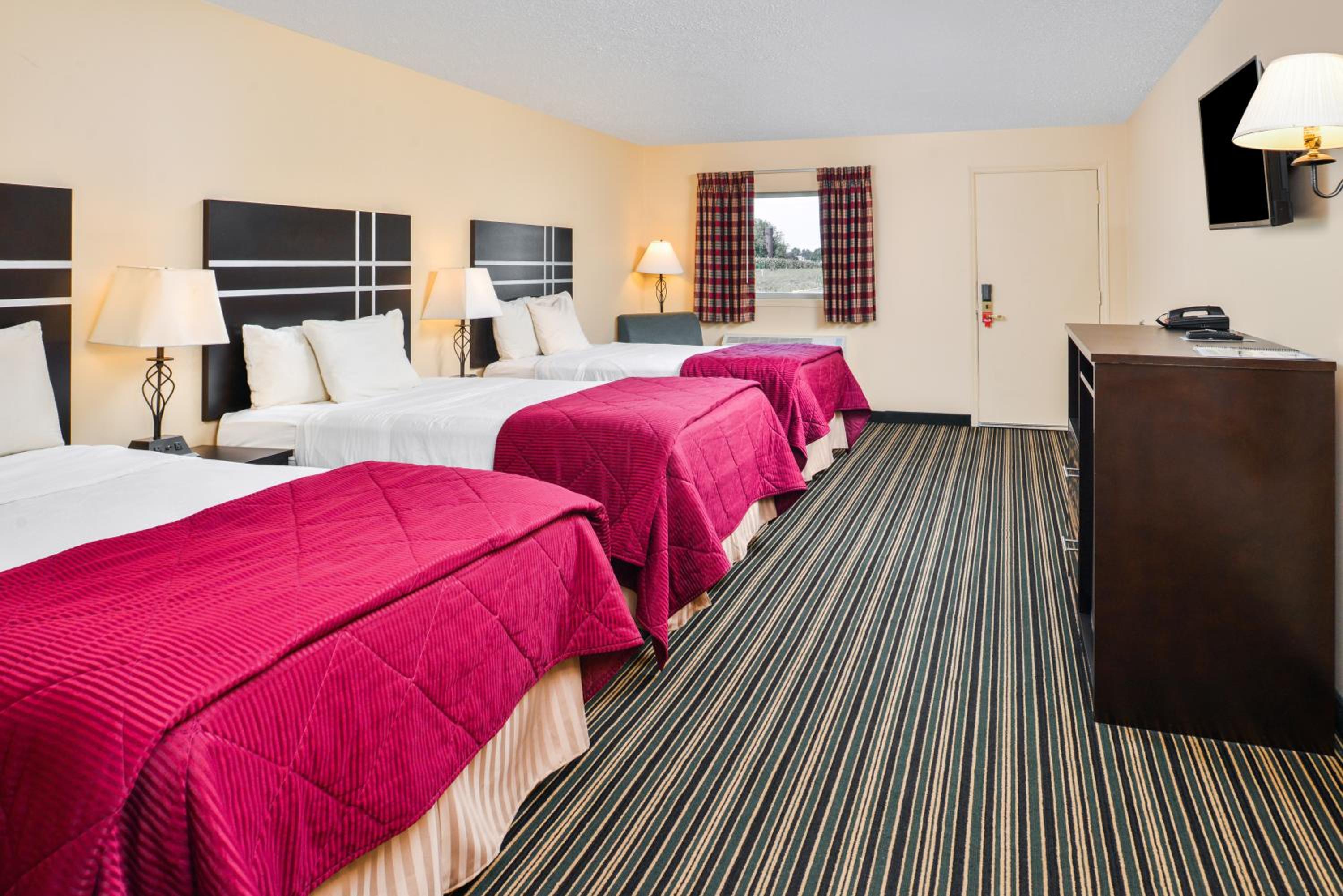 Triple Room with Three Double Beds - Non-Smoking