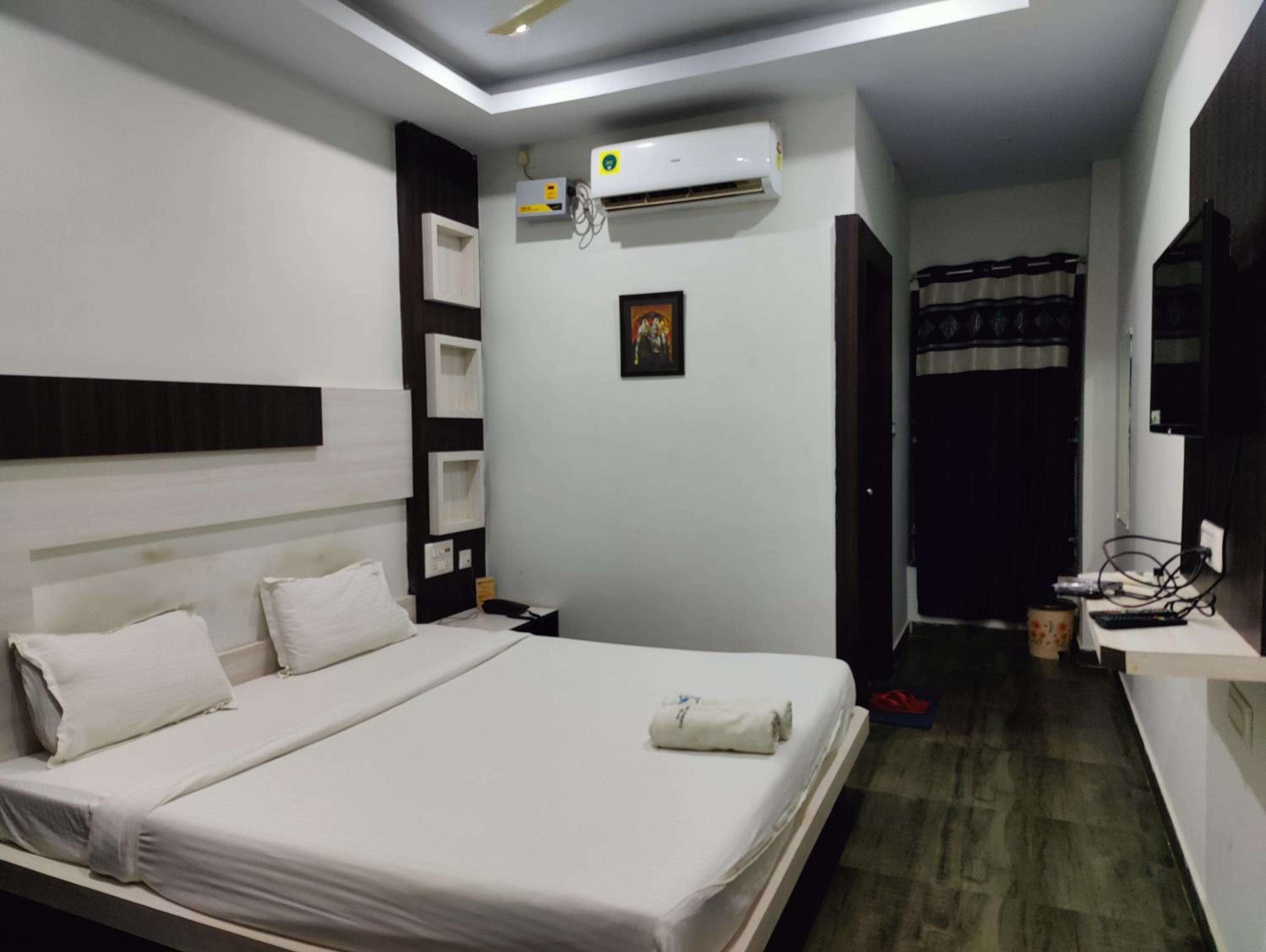 Deluxe Room - Photo 4