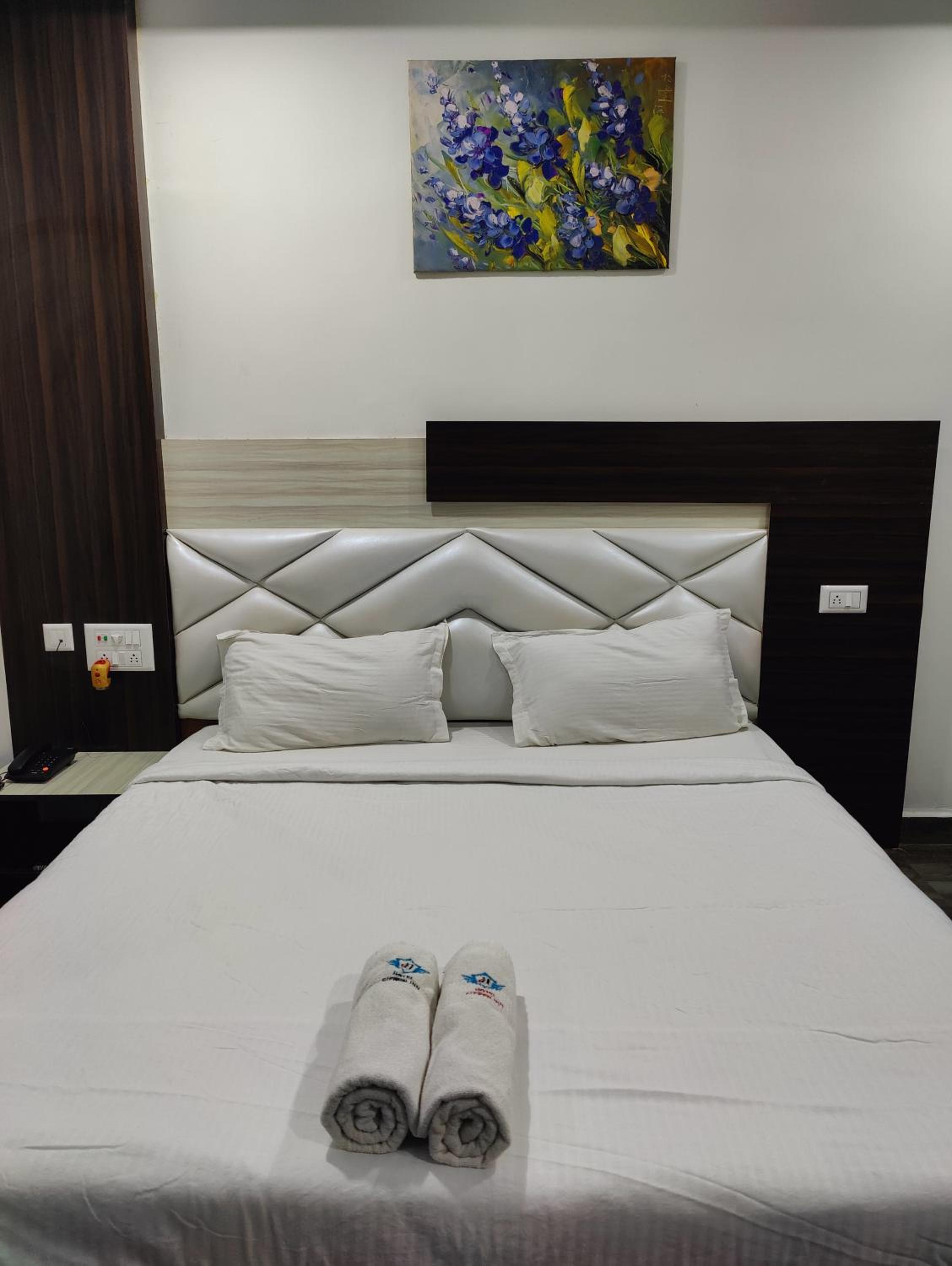 Deluxe Room - Photo 3