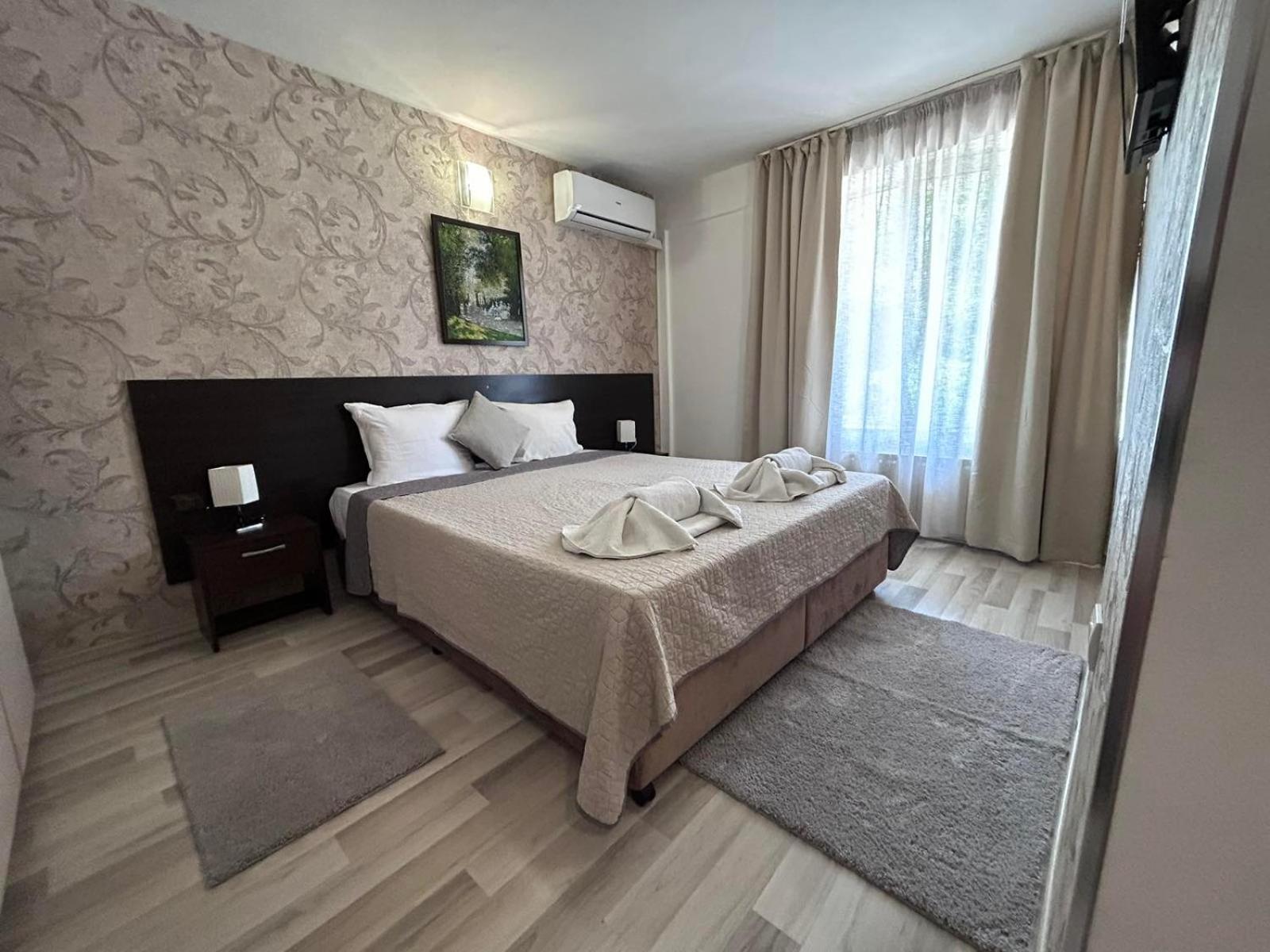 Double Room - Photo 3