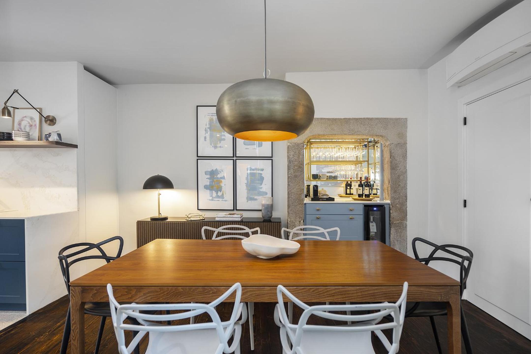 Three-Bedroom Apartment thumbnail 5