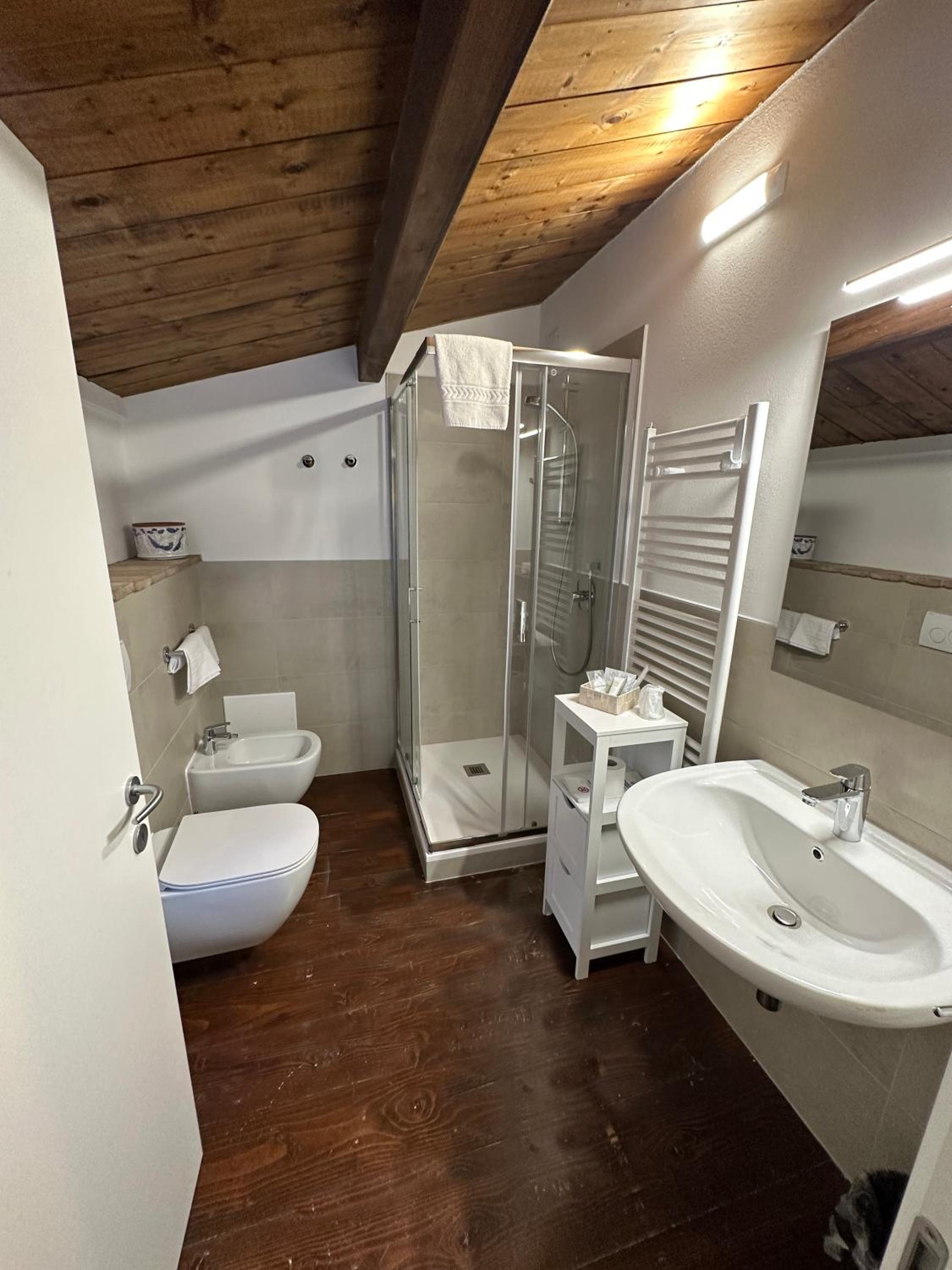 Quadruple Room - Photo 3