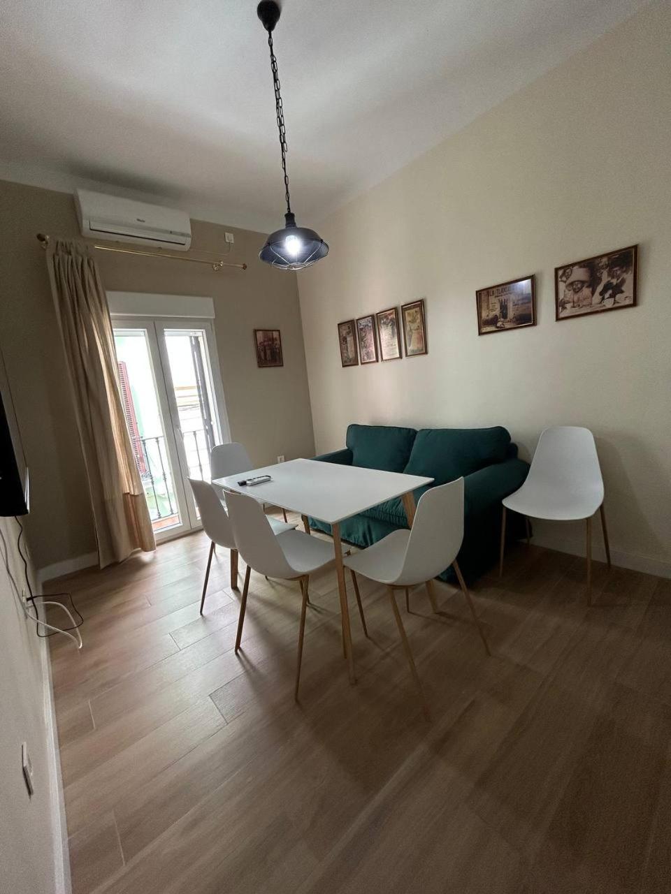 Three-Bedroom Apartment photo 2