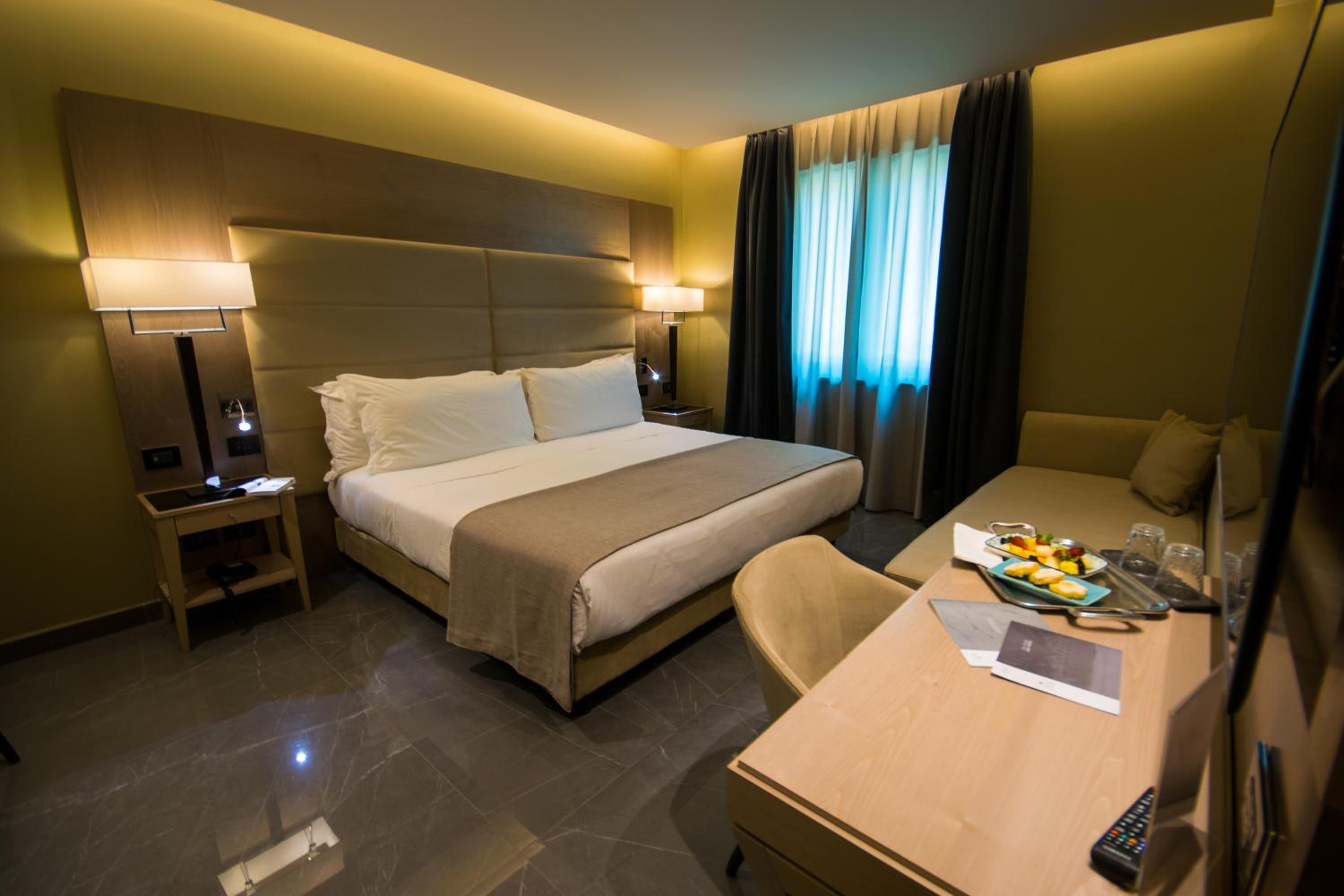 Deluxe Double Room - Photo 3