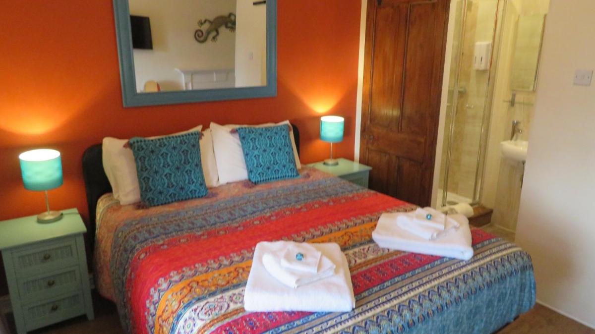 Double Room with Private Bathroom photo 1
