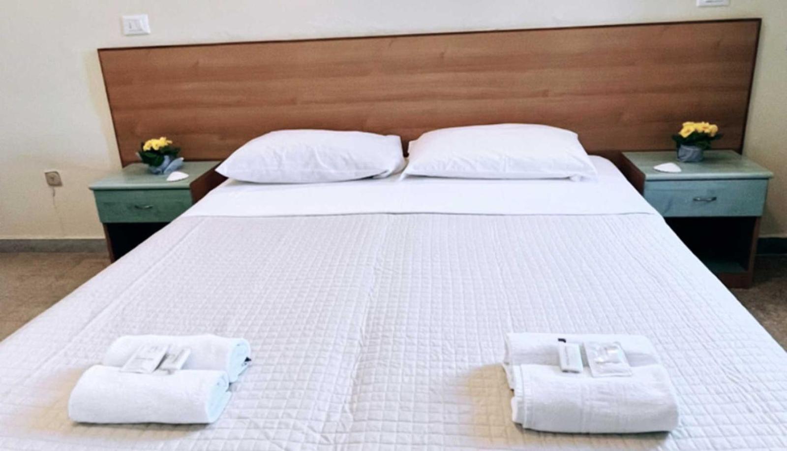 Double Room - Photo 5