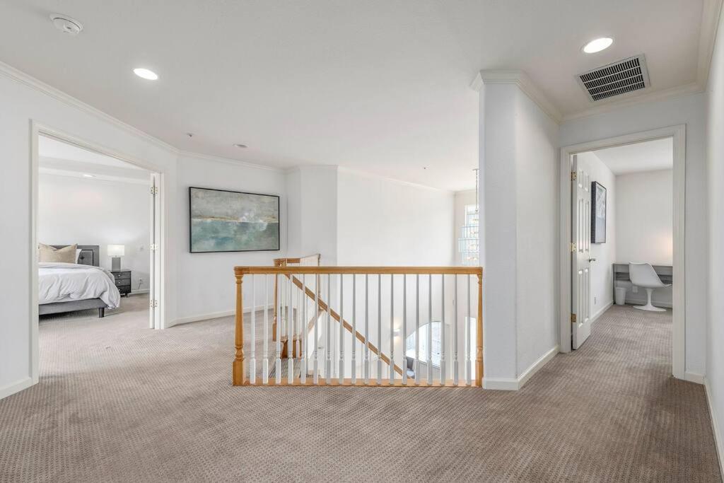 Four-Bedroom House photo 2