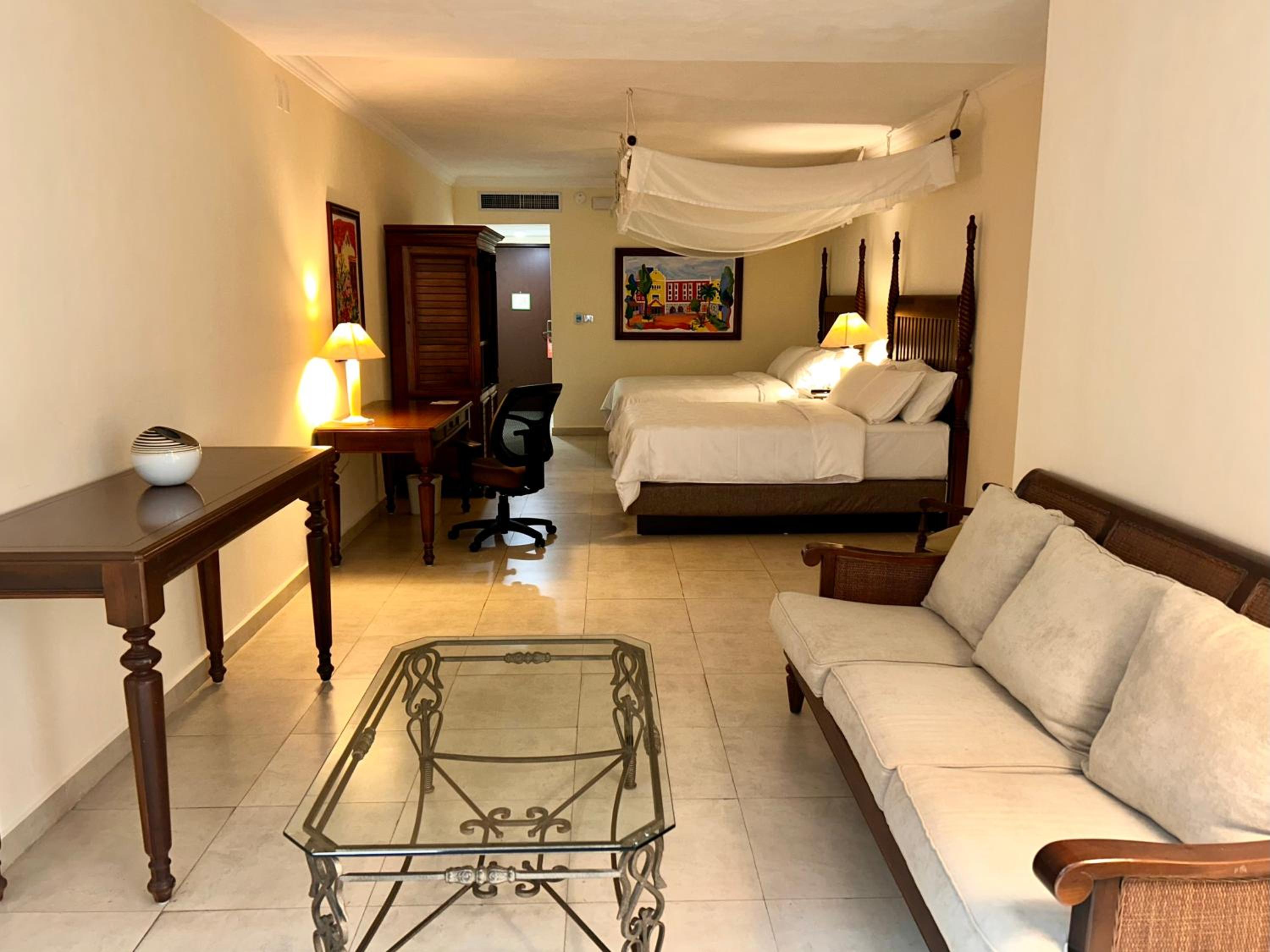 Suite, 2 Twin Beds
