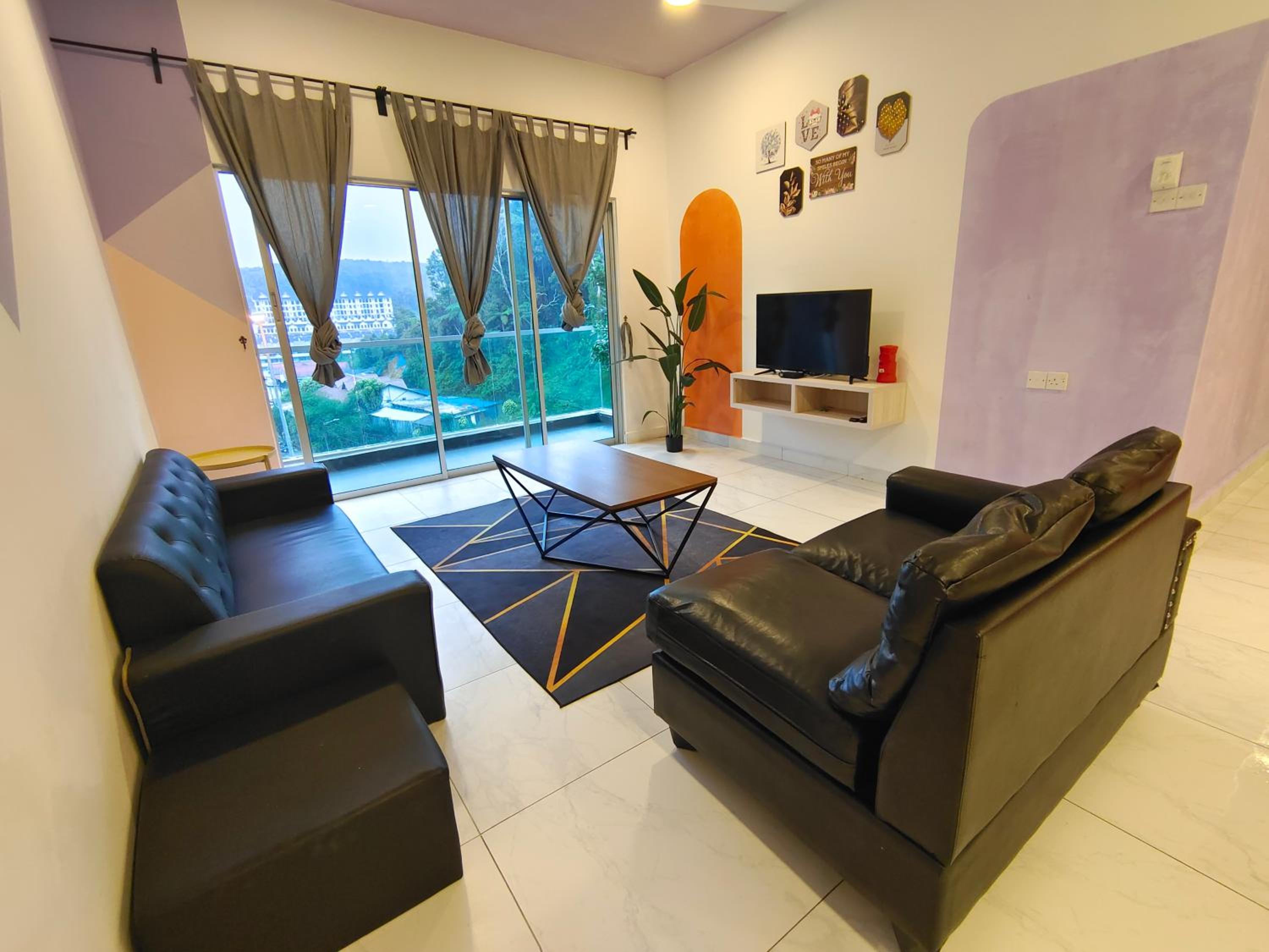 Apartment with Balcony - Photo 2