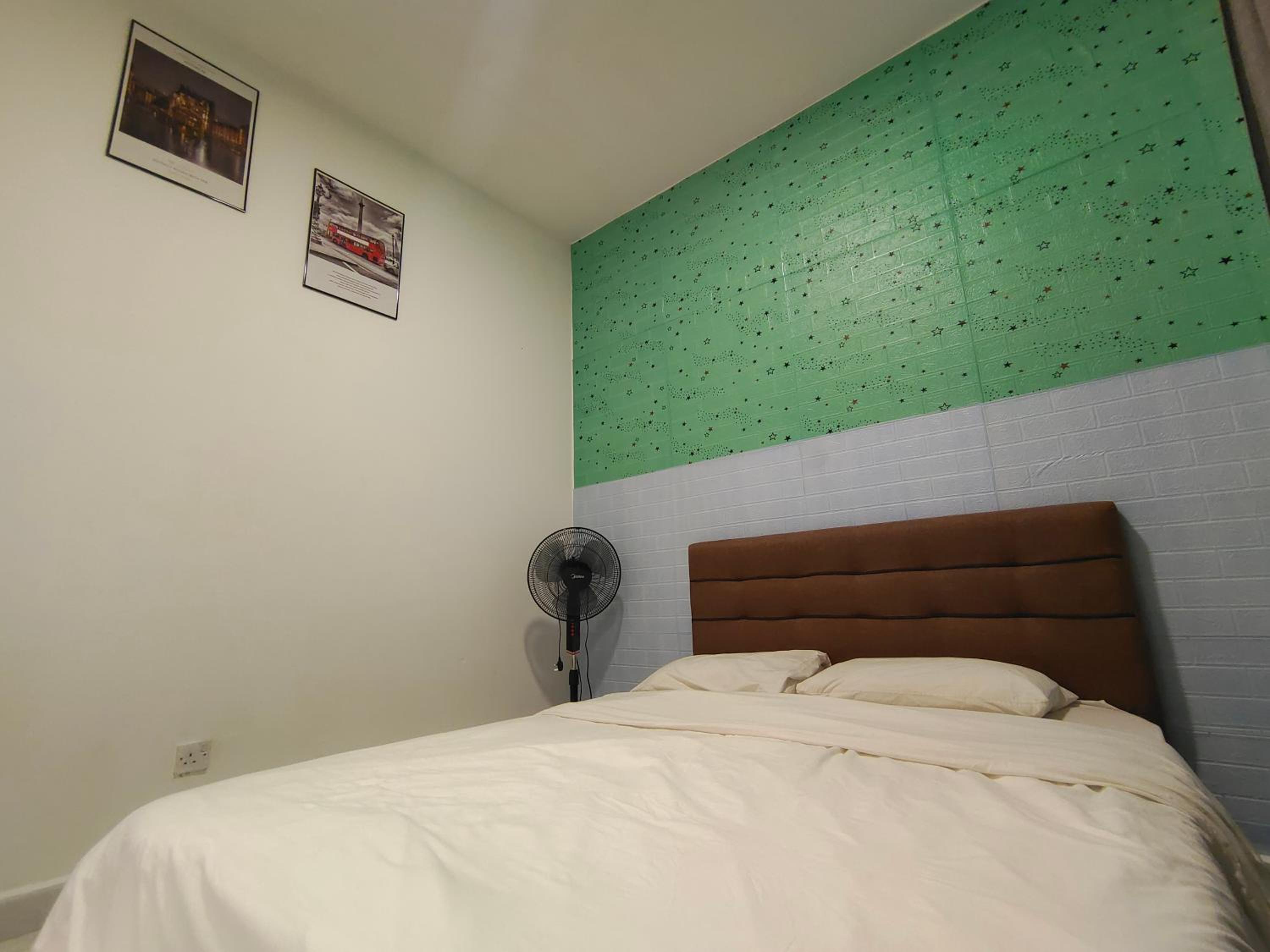 Apartment with Balcony - Photo 10