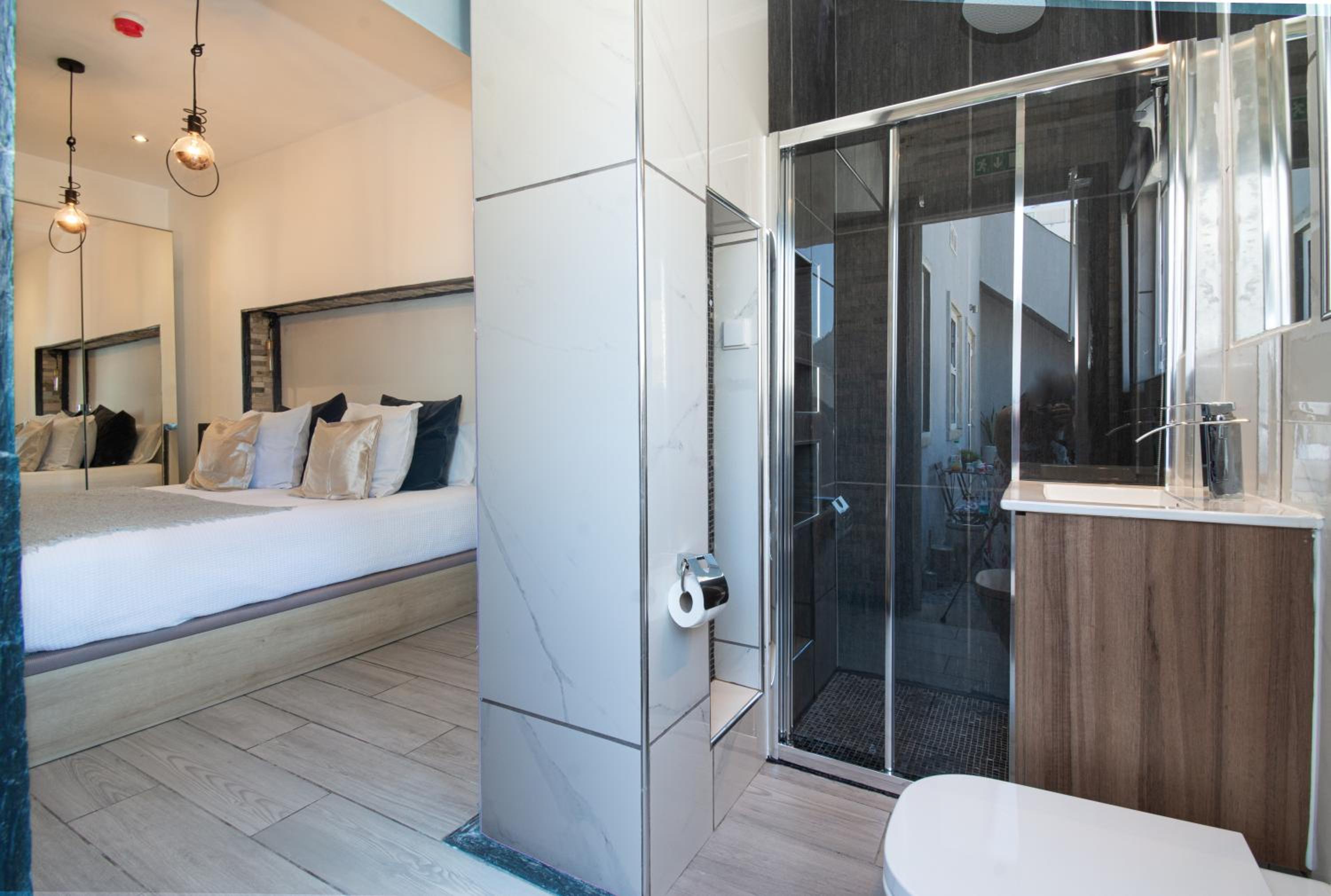 Double or Twin Room with Bathroom - Photo 26