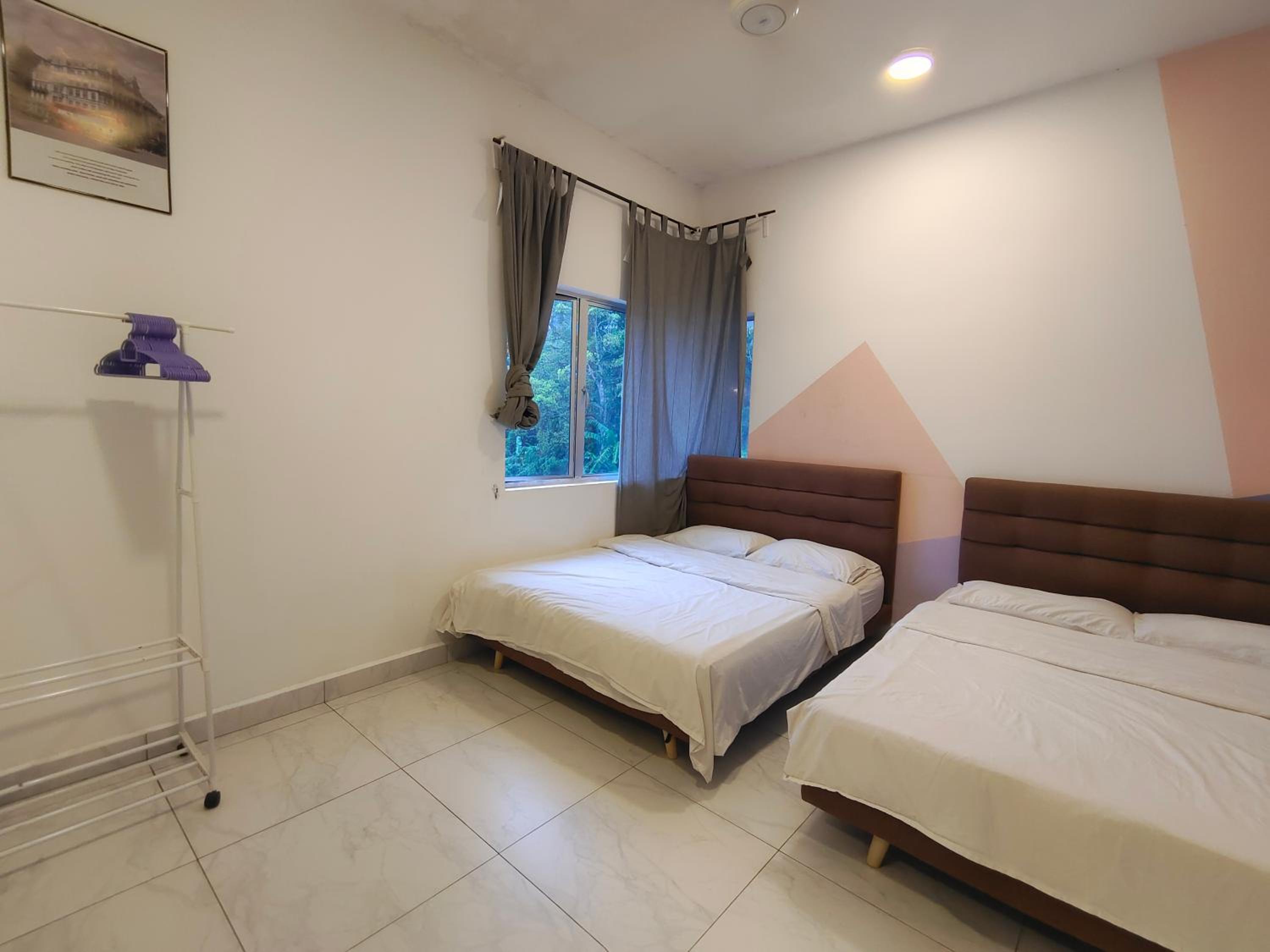Apartment with Balcony - Photo 12