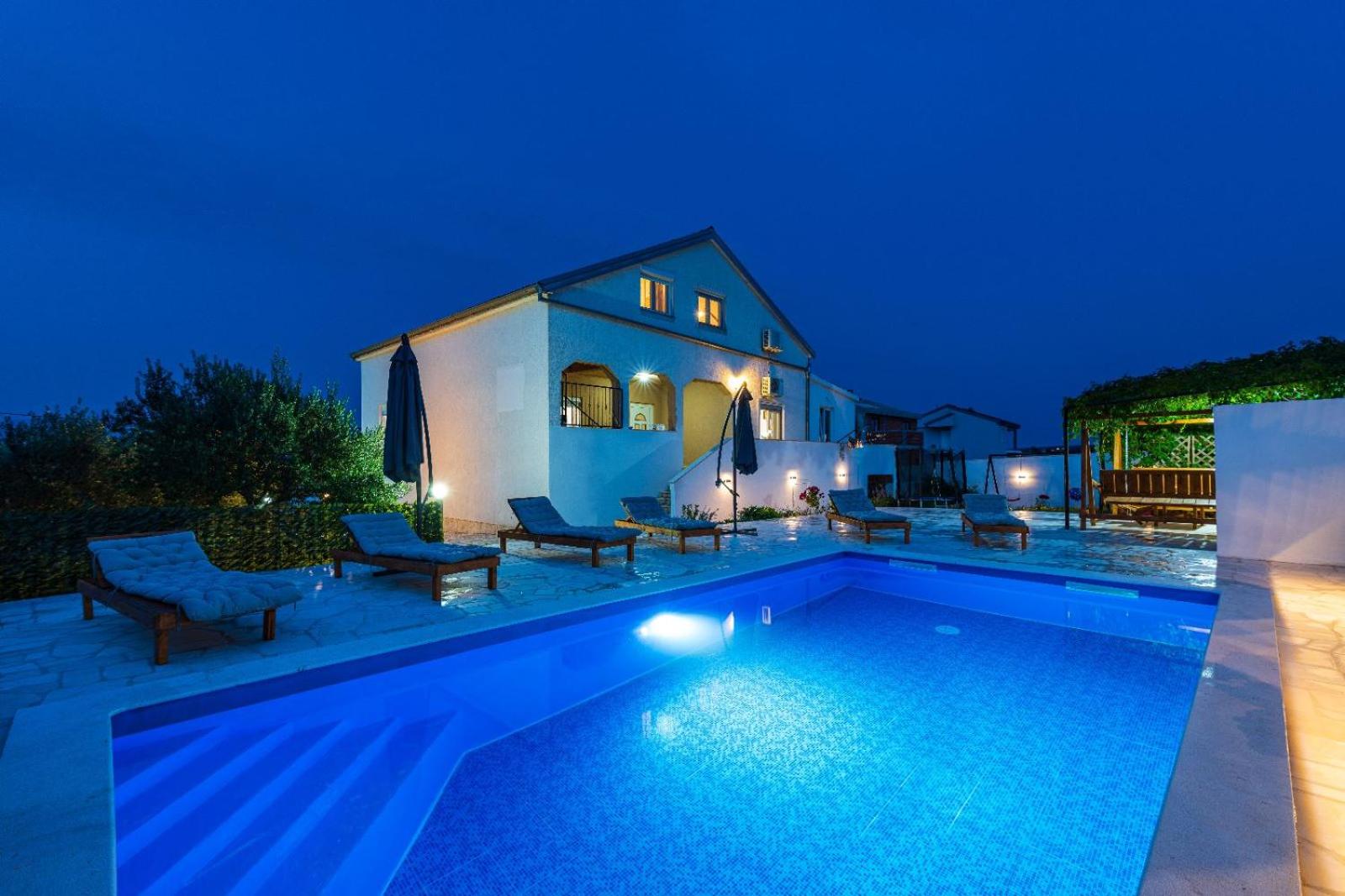 Villa photo 2