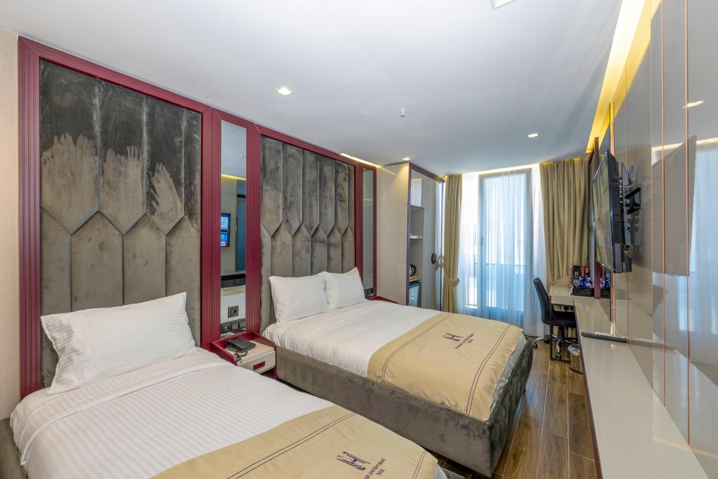 Deluxe Double or Twin Room - Photo 25