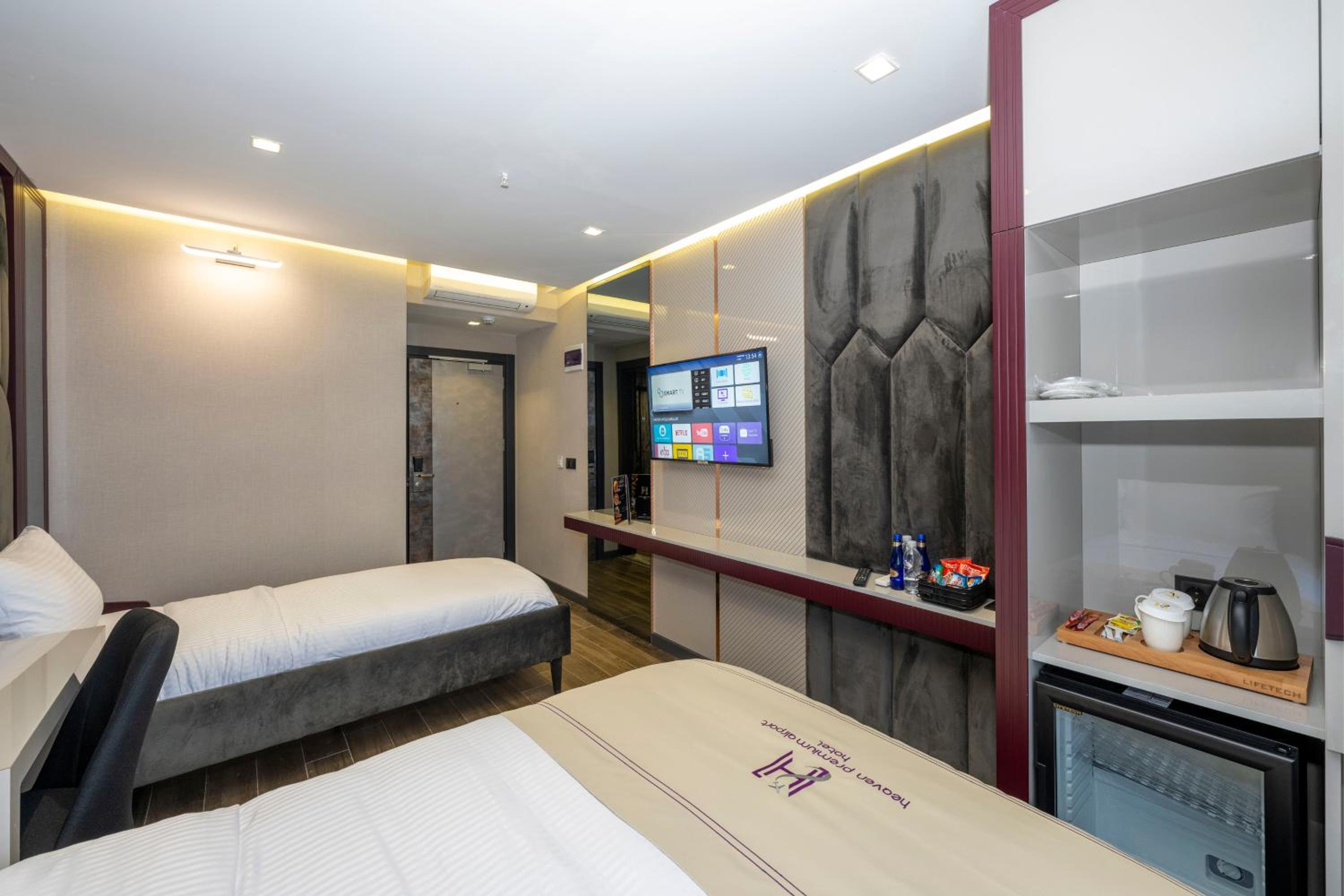 Deluxe Double or Twin Room - Photo 4