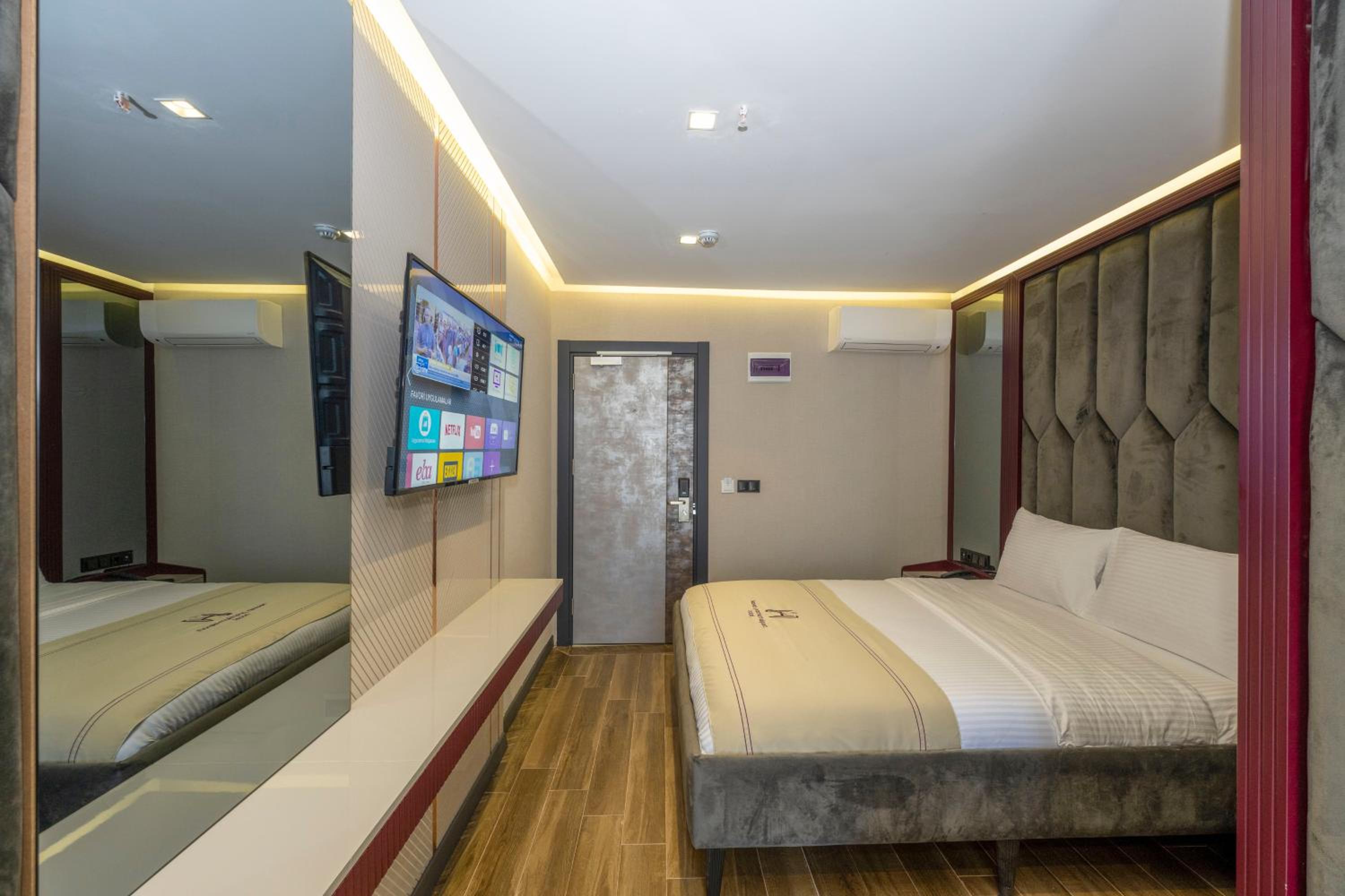 Deluxe Double or Twin Room - Photo 19