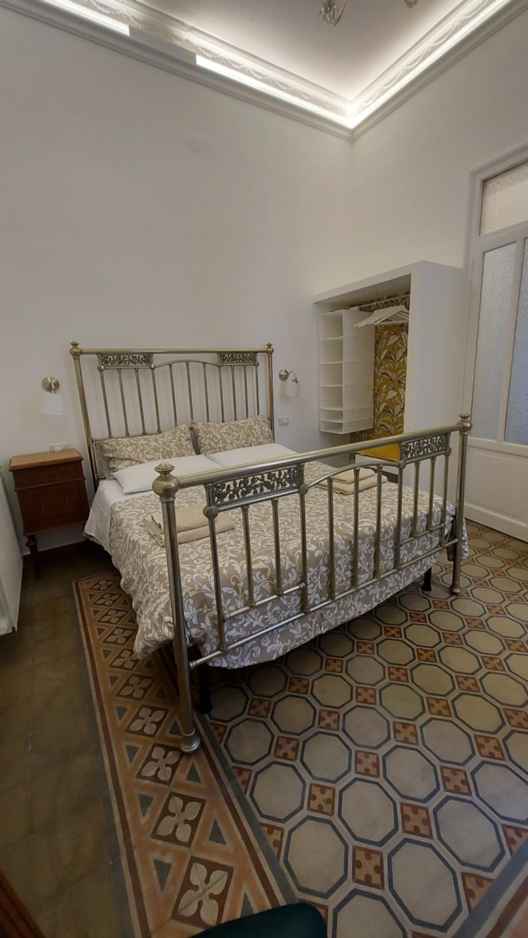 One-Bedroom Apartment - Photo 3