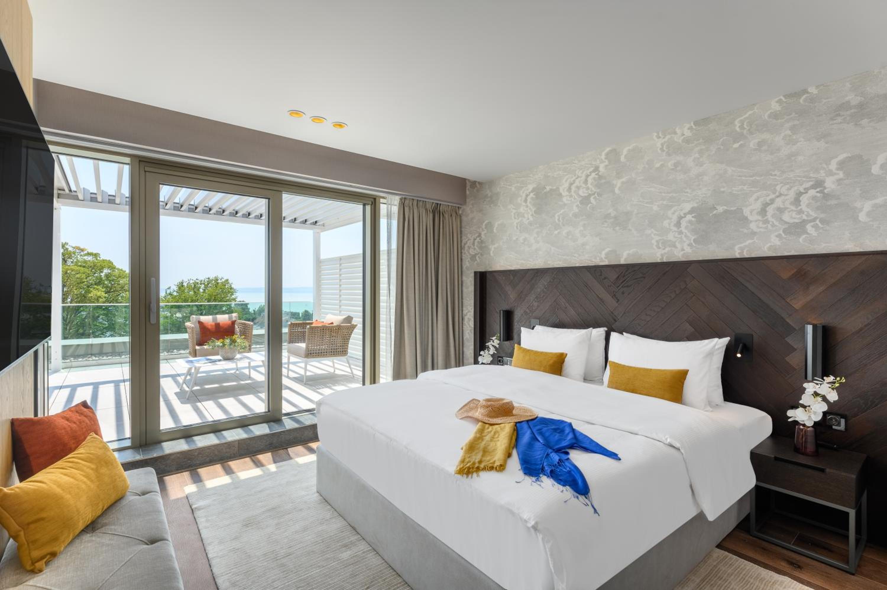 Premium Suite