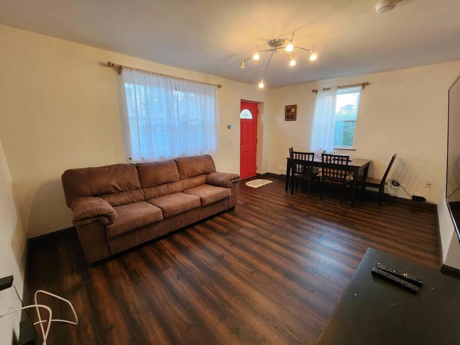 Three-Bedroom House photo 1