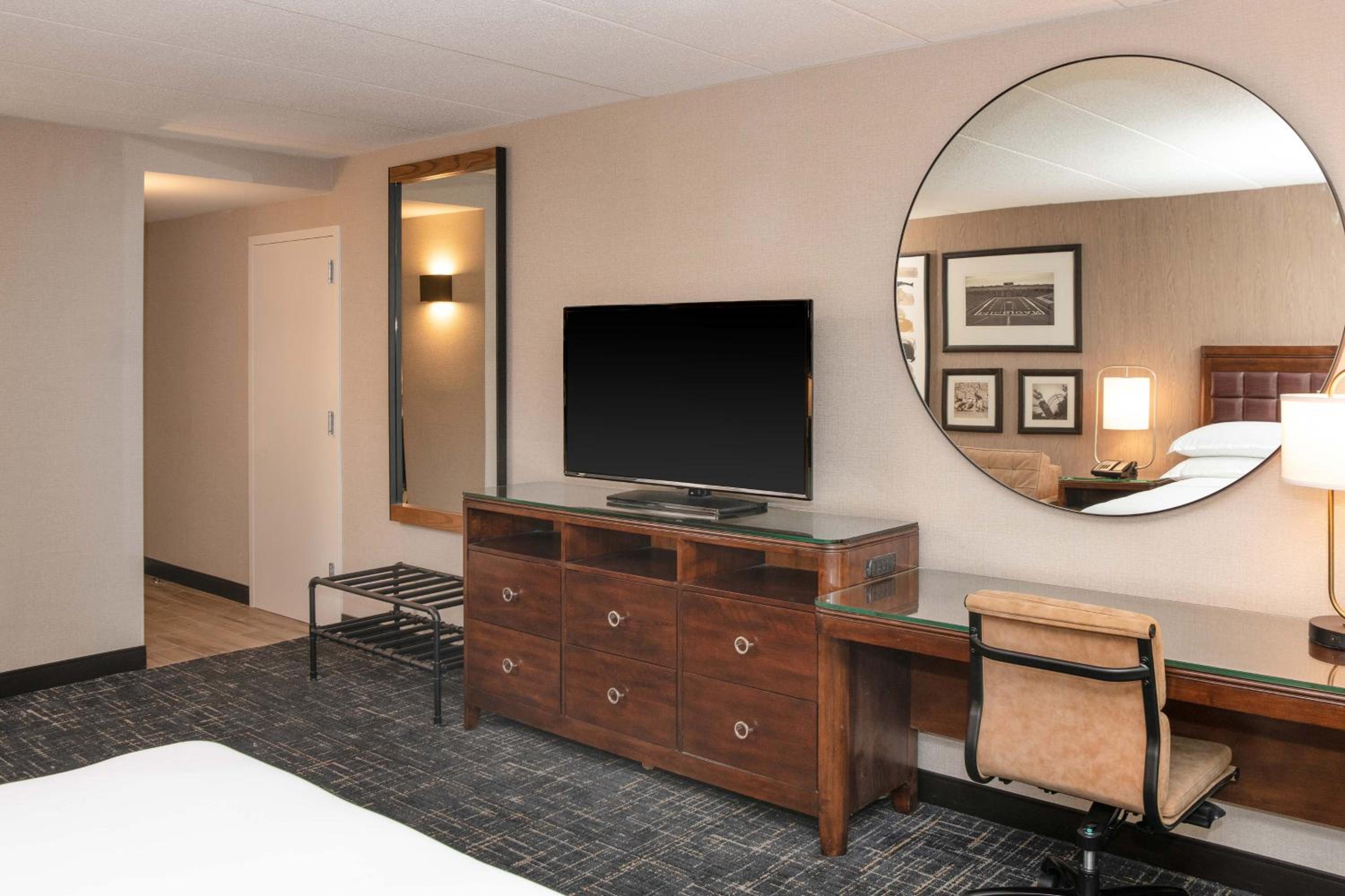 Junior Suite, 1 King, Sofa bed  - Photo 3