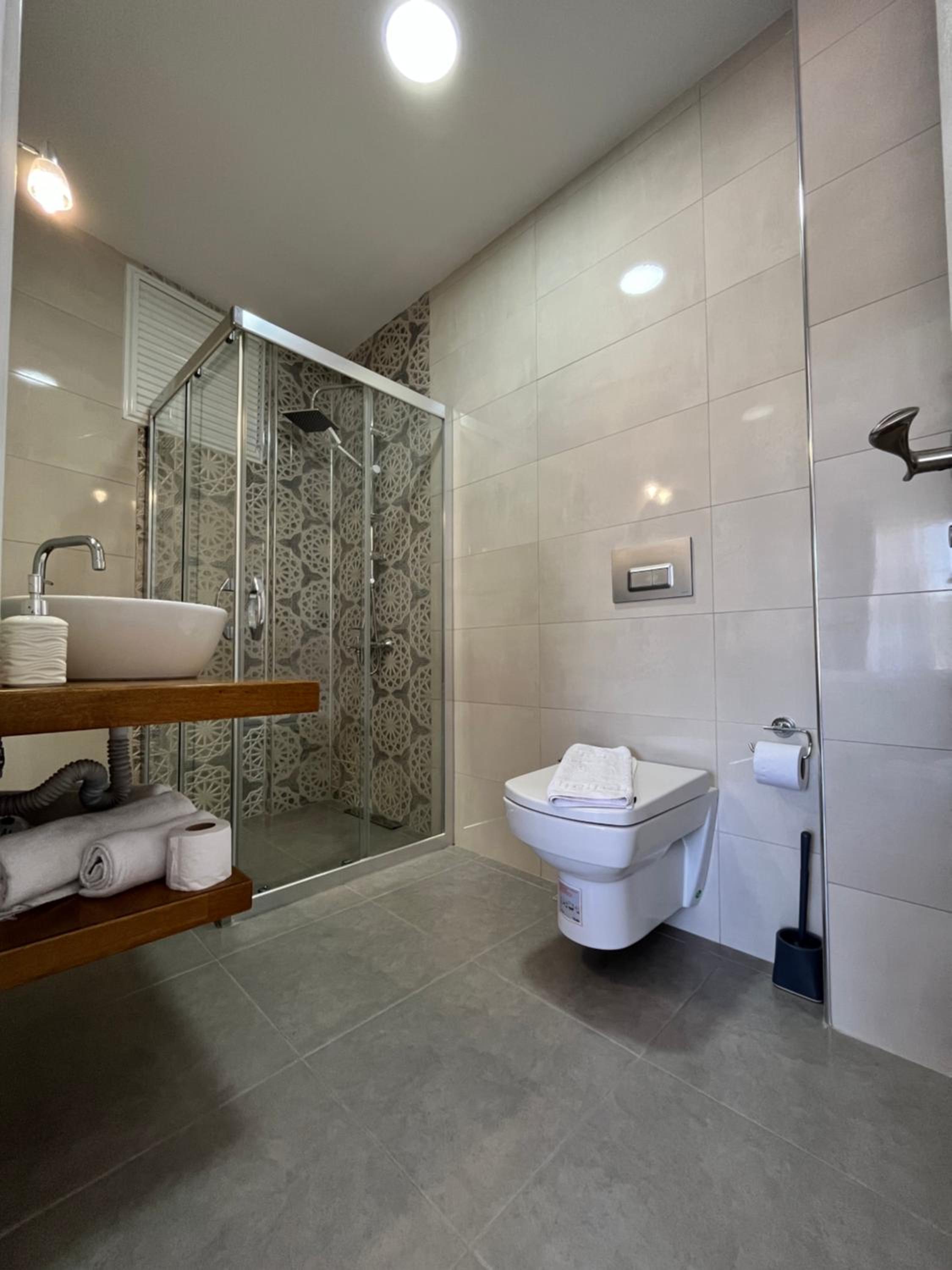Deluxe Double Room with Balcony and Sea View - Photo 9