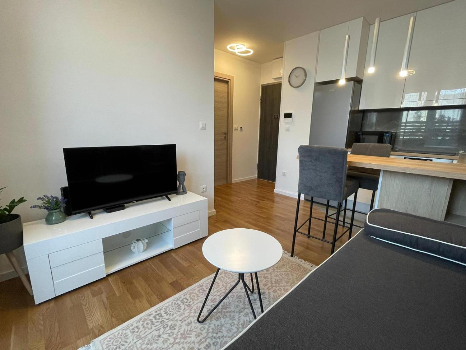 One-Bedroom Apartment - Photo 19