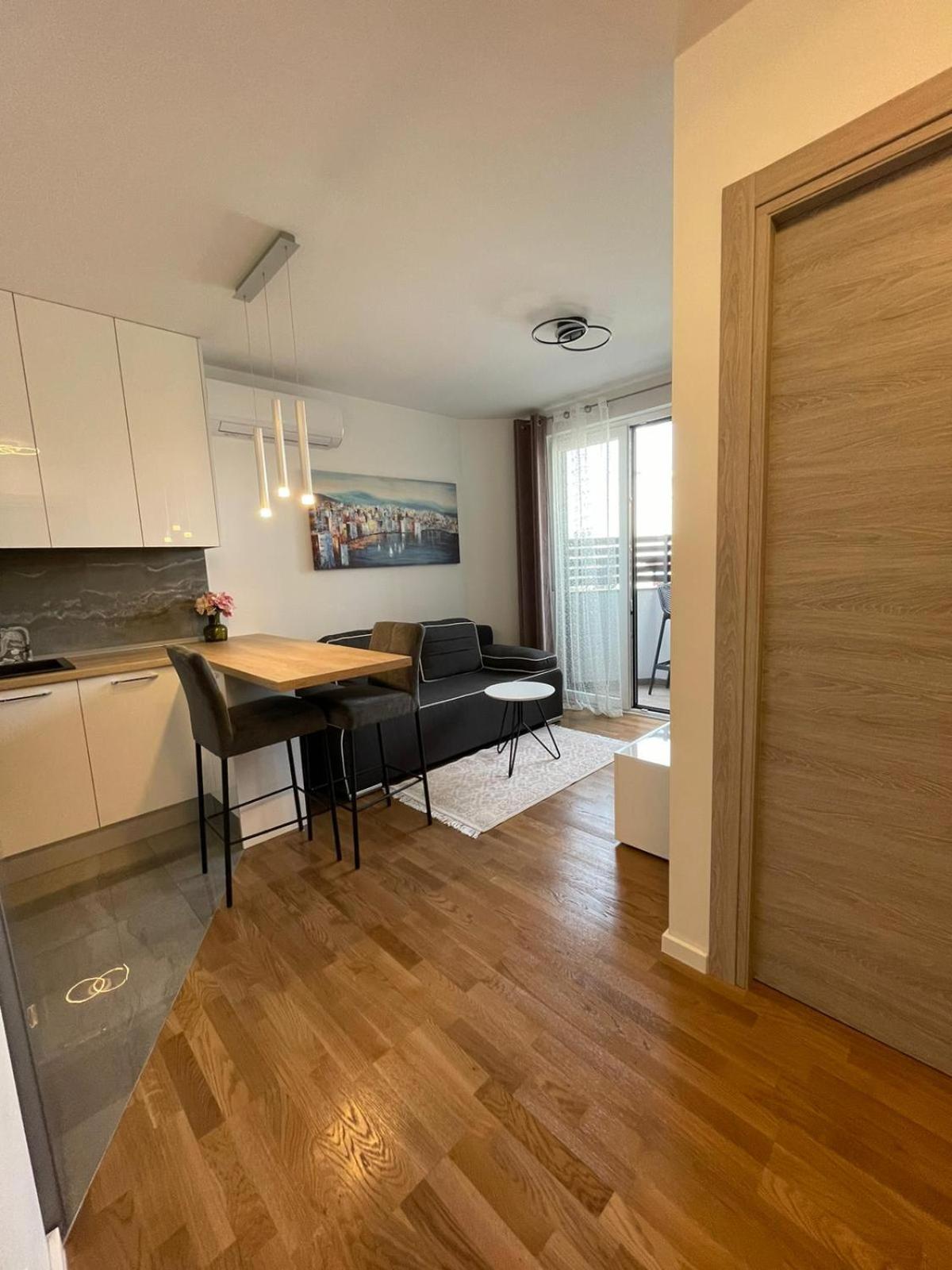 One-Bedroom Apartment - Photo 20