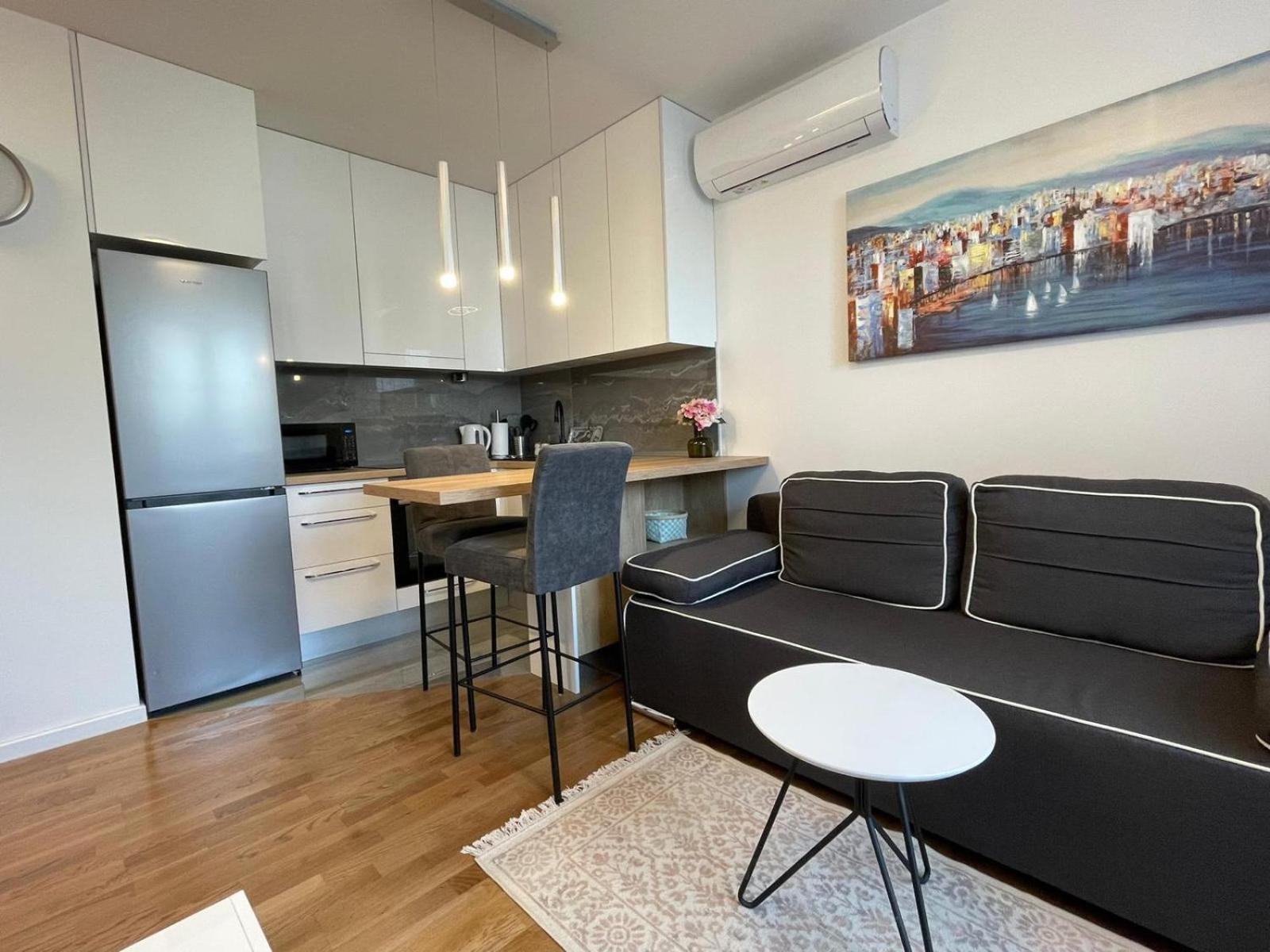 One-Bedroom Apartment - Photo 24