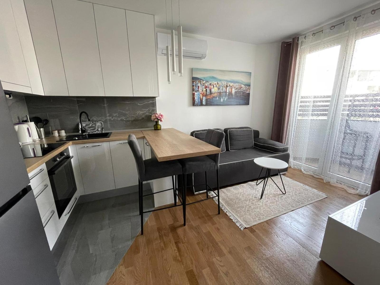 One-Bedroom Apartment - Photo 25