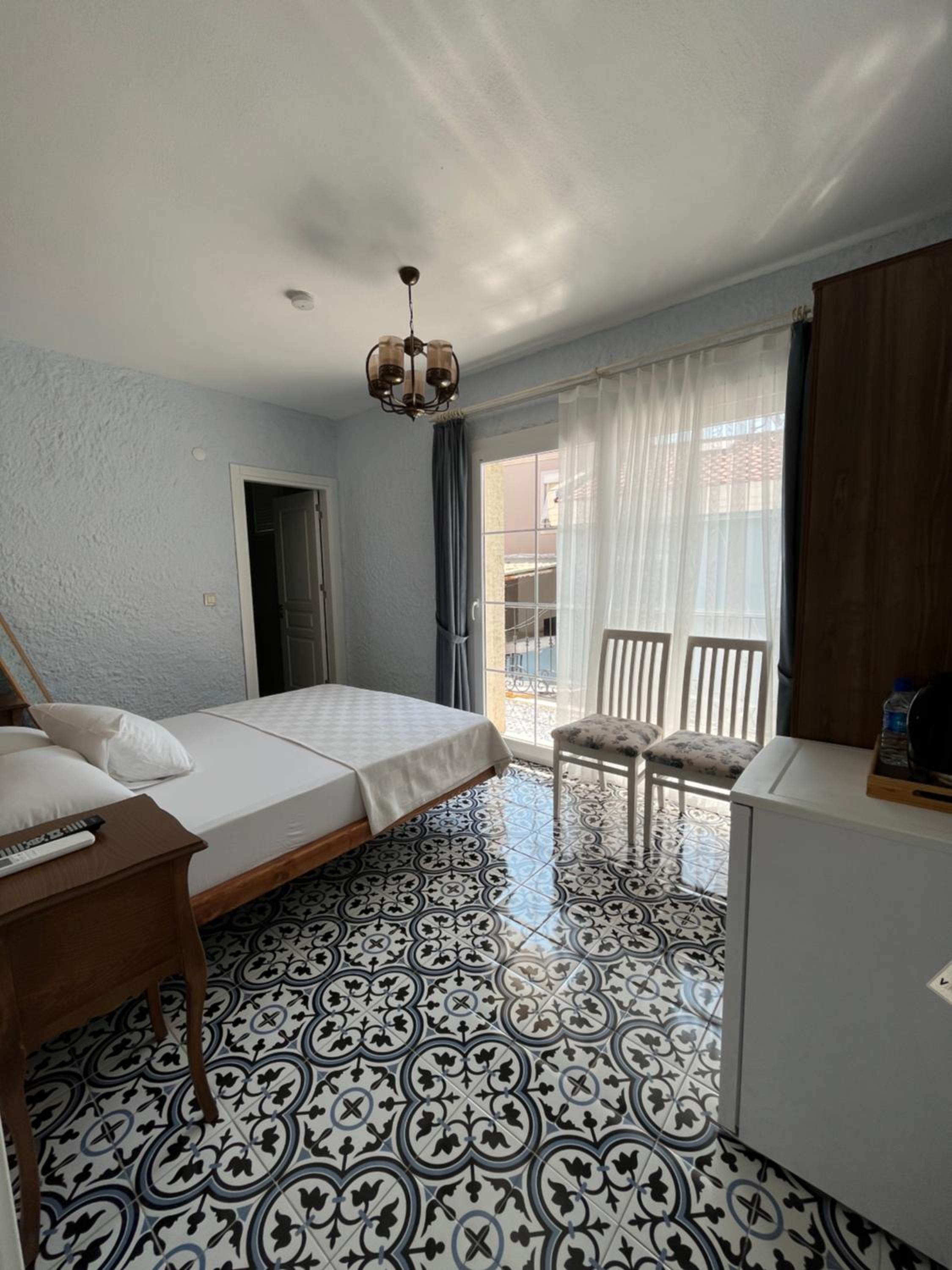 Double Room - Photo 10