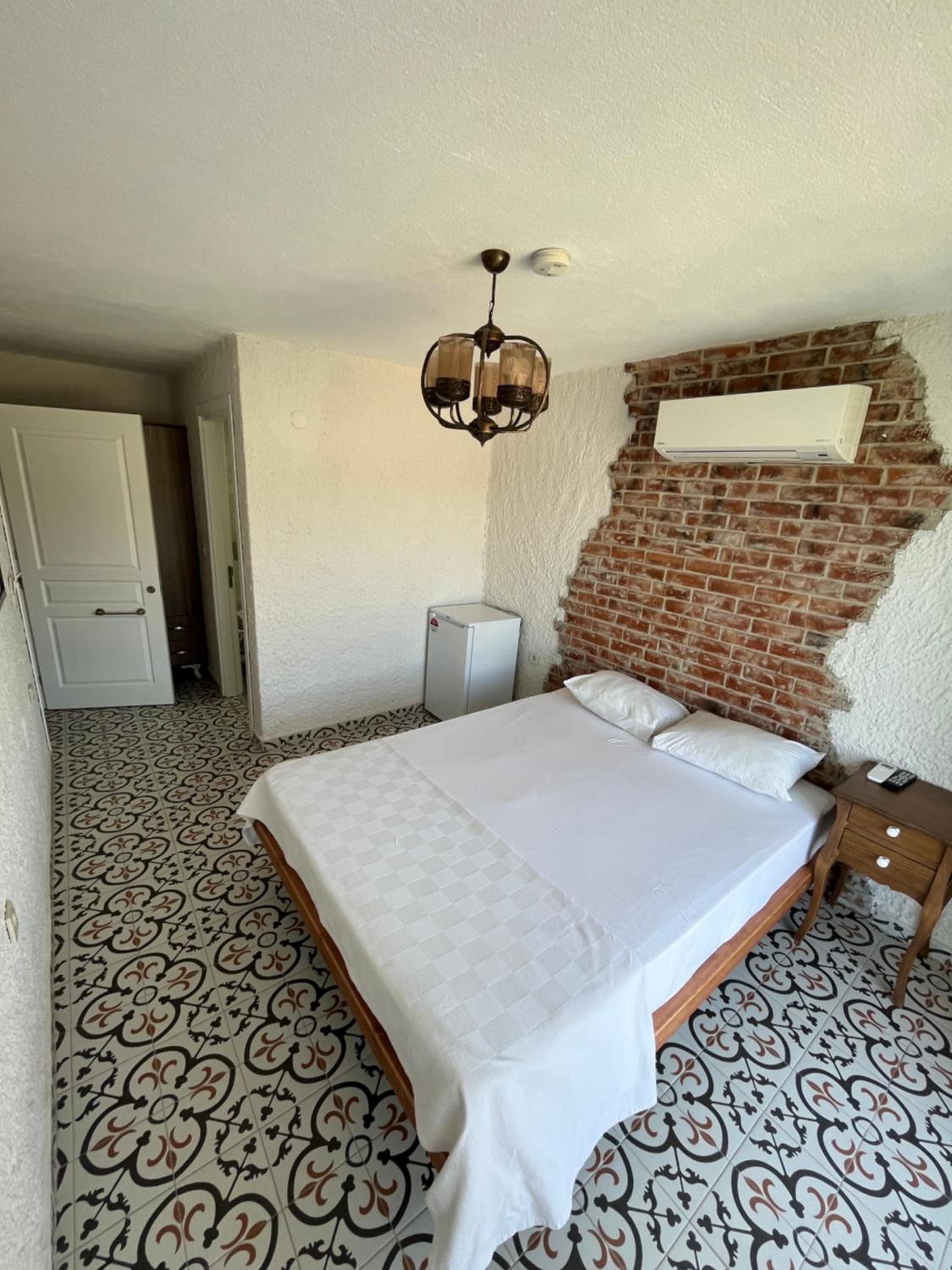 Deluxe Double Room with Sea View - Photo 5