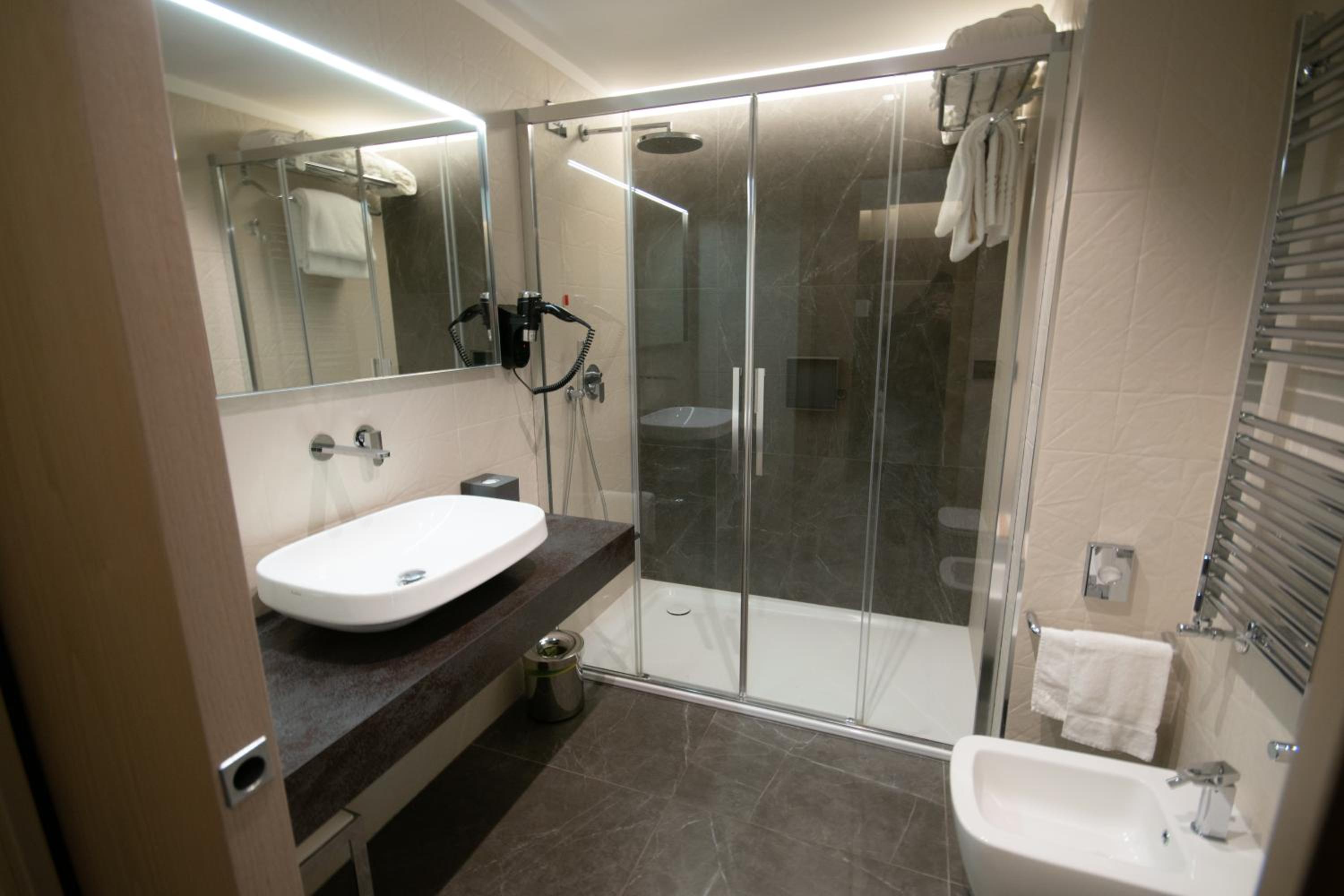 Suite with Garden View - Photo 3