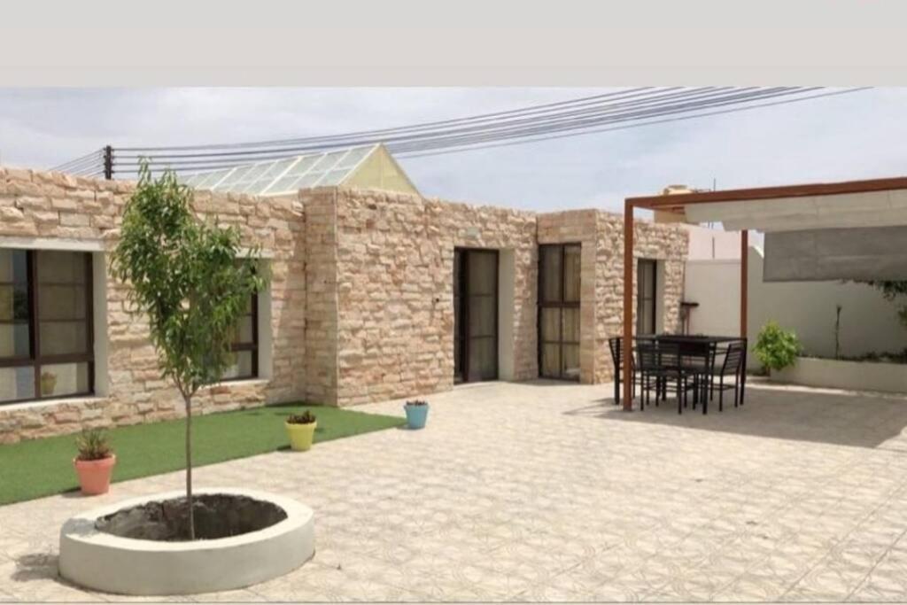 One-Bedroom House photo 1