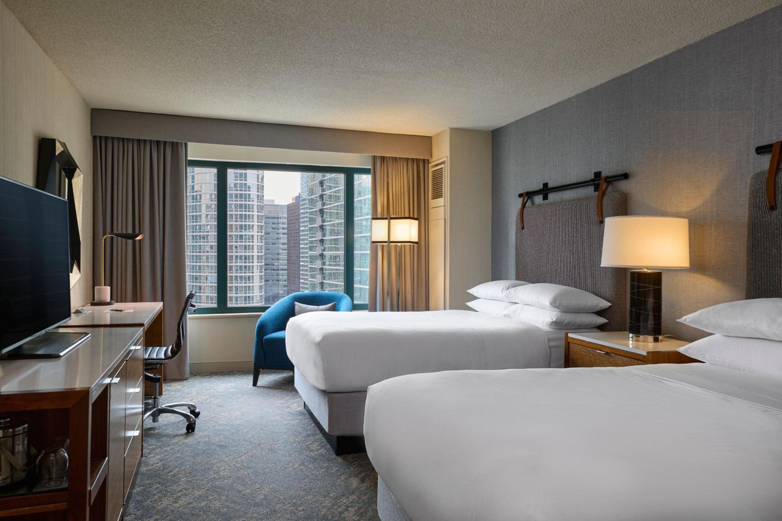 Club Double Room with City View - High Floor - Photo 2