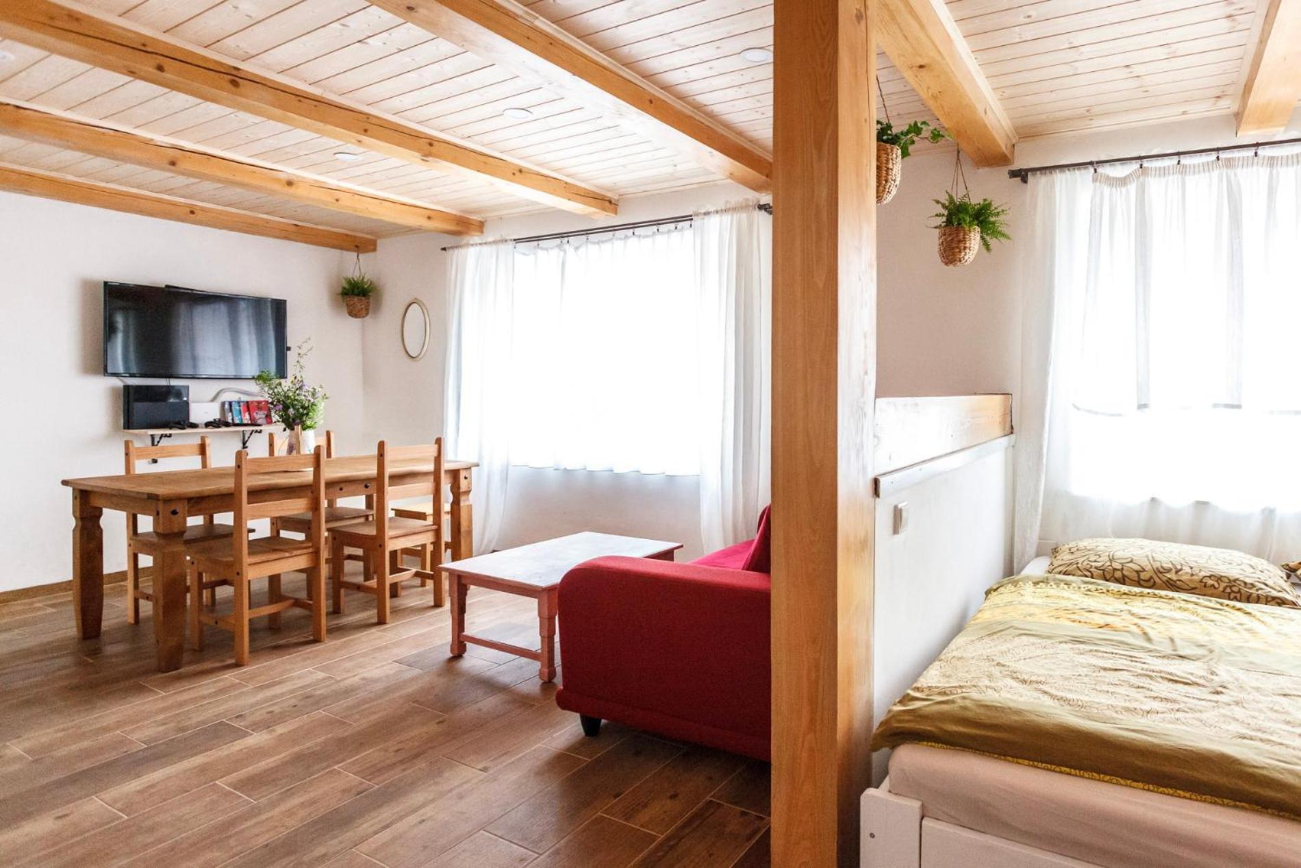 Three-Bedroom House photo 3
