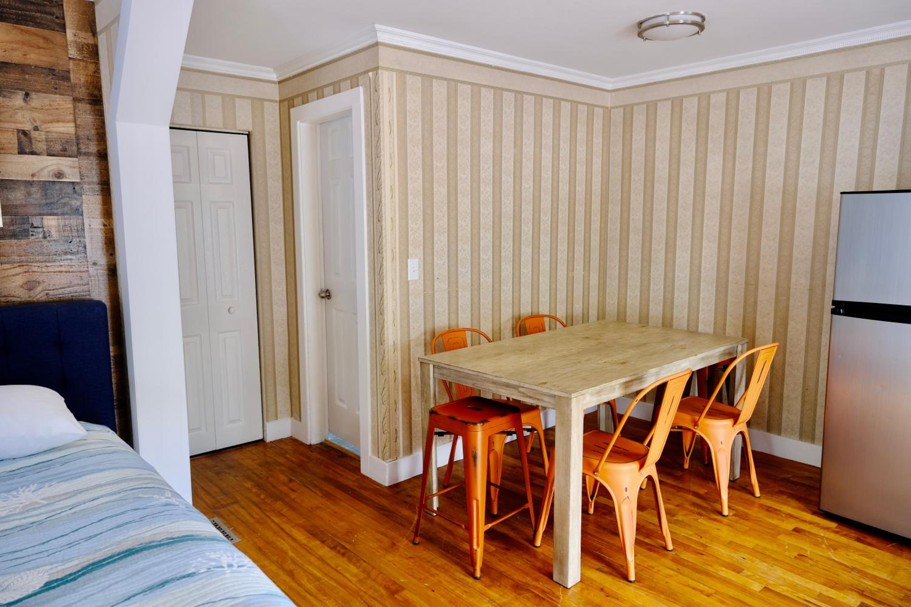 Deluxe Queen Room with Two Queen Beds photo 2
