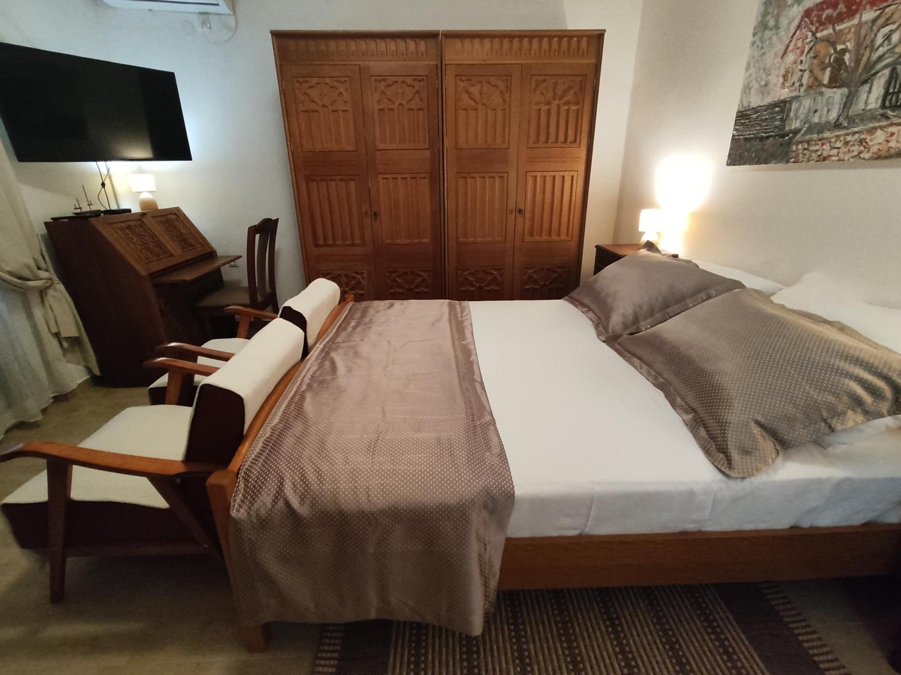 Three-Bedroom House photo 1