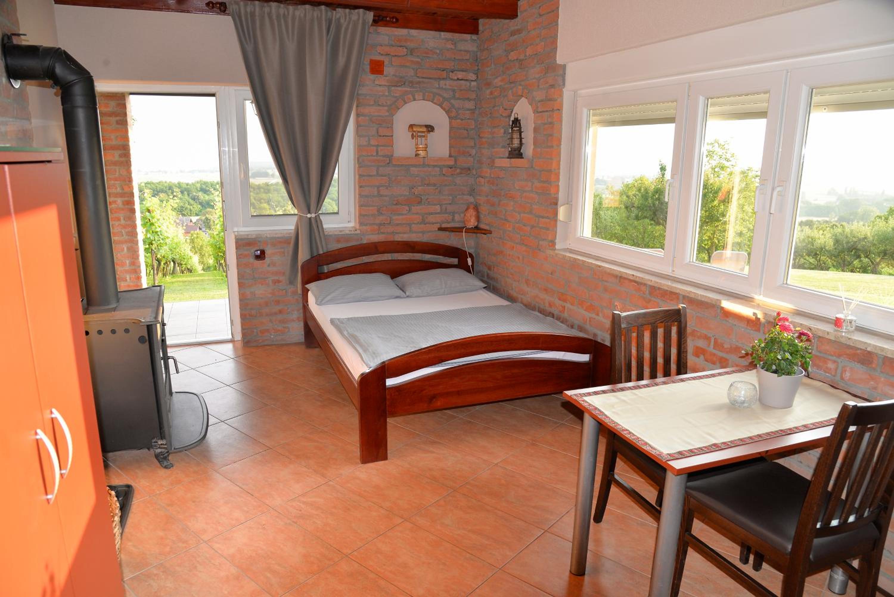 Studio Apartment (2 Adults) photo 1