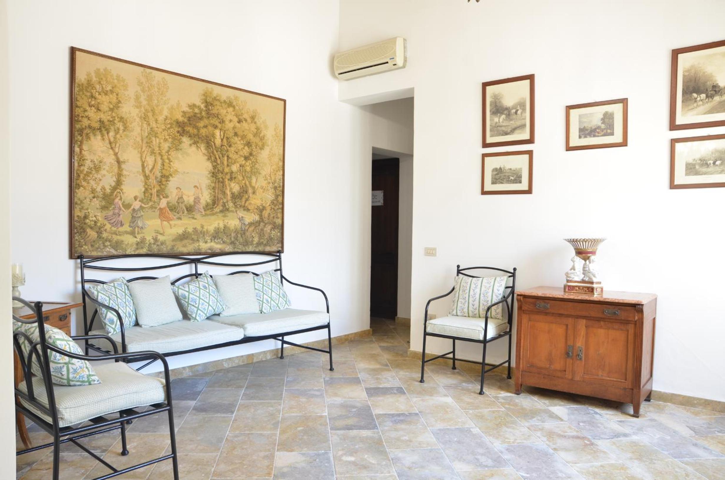 Large Double Room photo 1