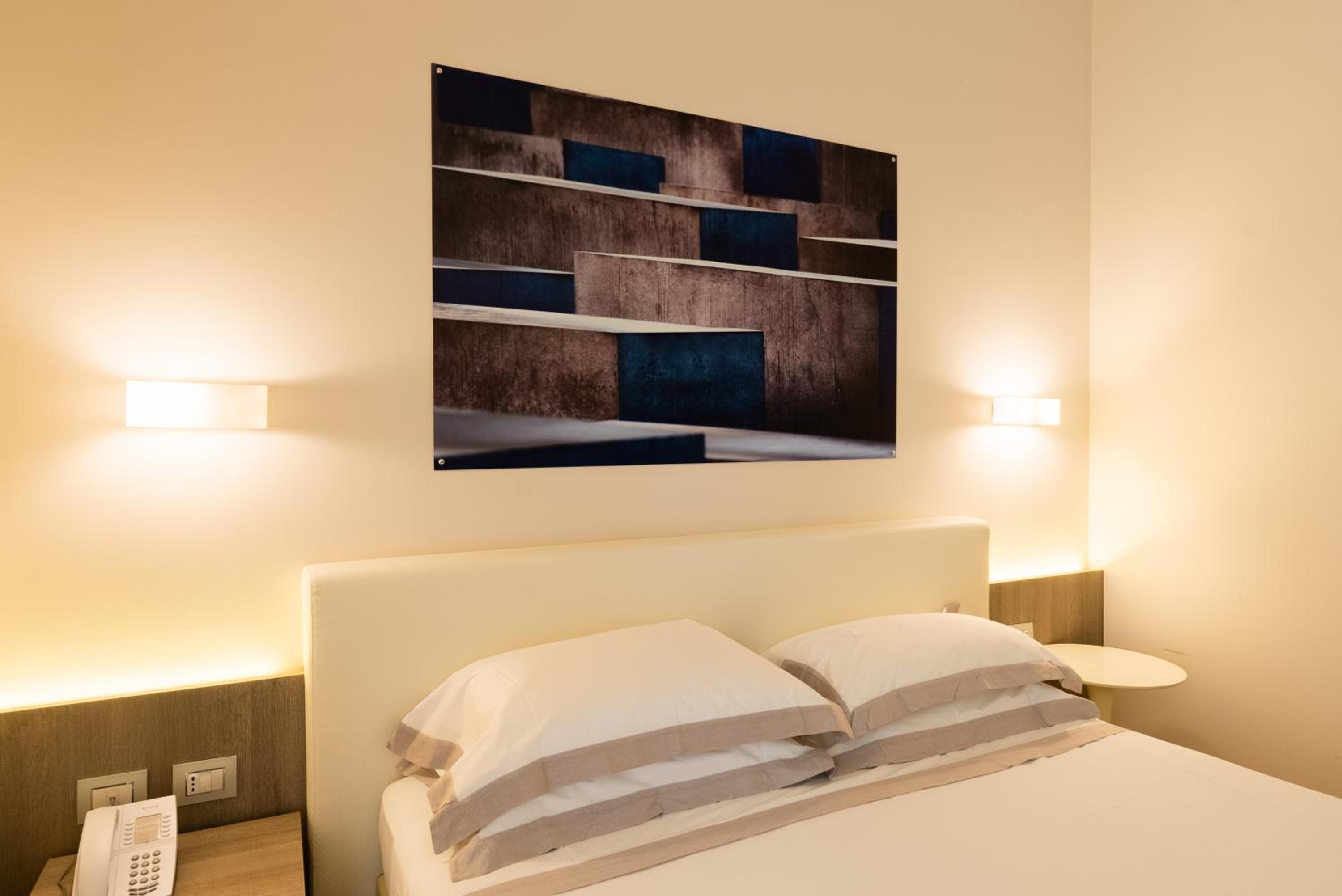 Deluxe Double or Twin Room - Photo 4