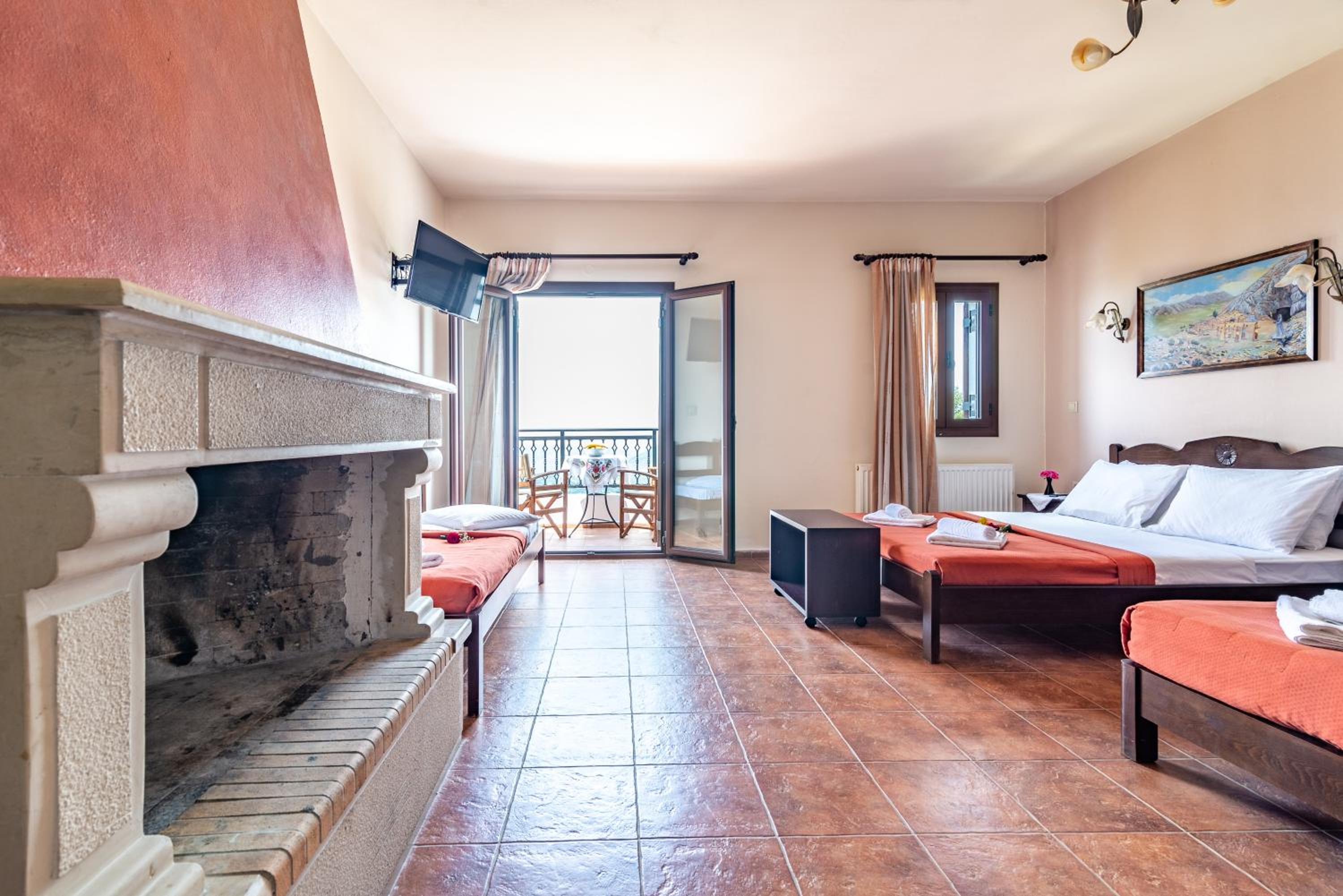 Deluxe Two-Bedroom Apartment with Garden View