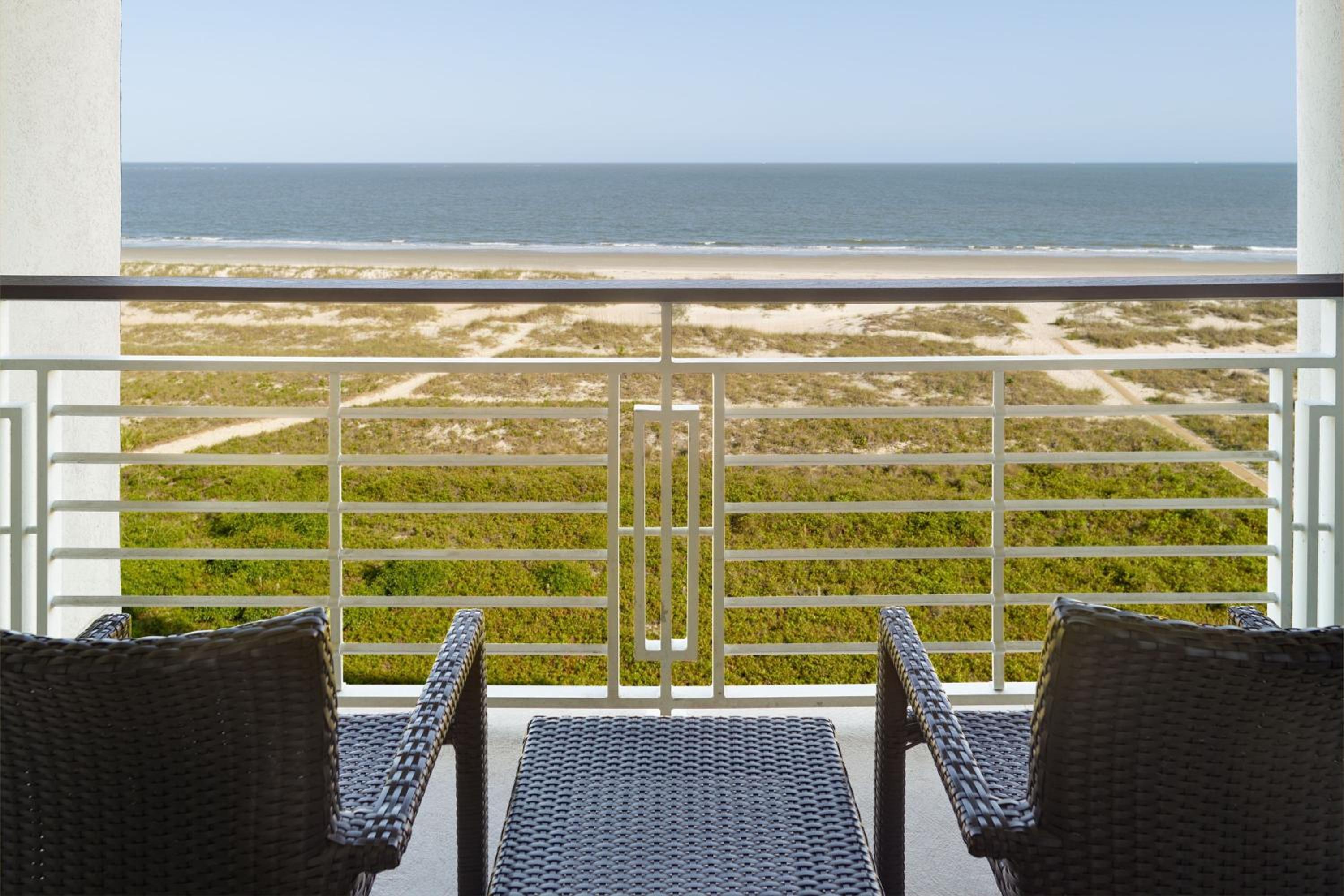 Grand Deluxe Ocean Front, Guest room, 2 Queen, Oceanfront thumbnail 5