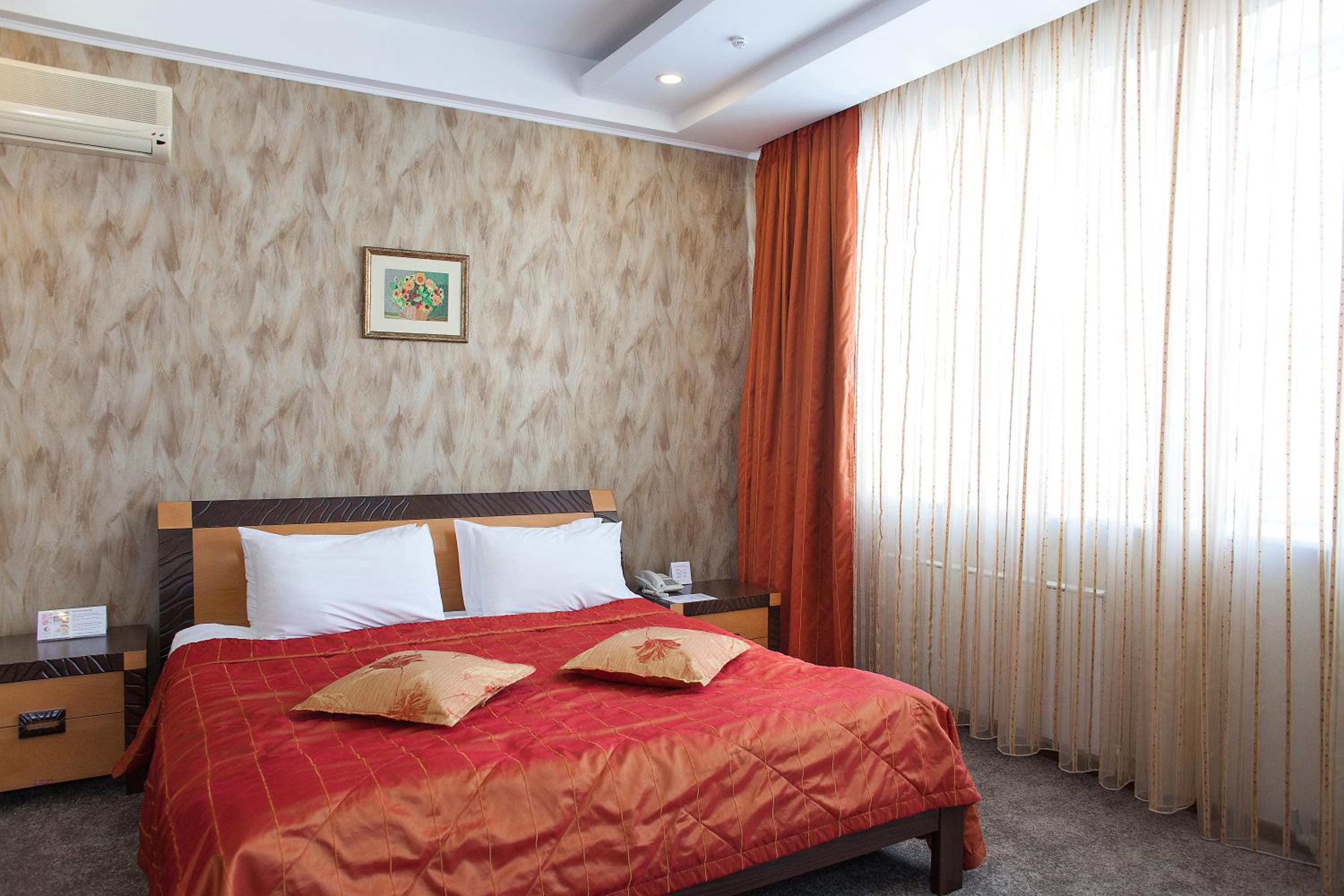 King Suite with Balcony photo 3