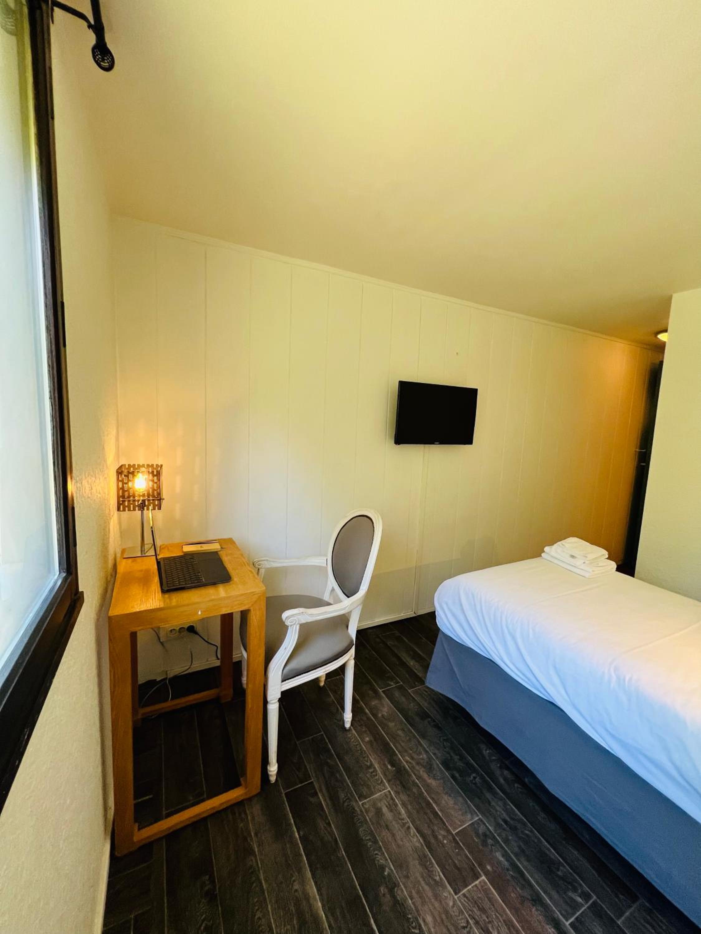 Standard Single Room photo 2