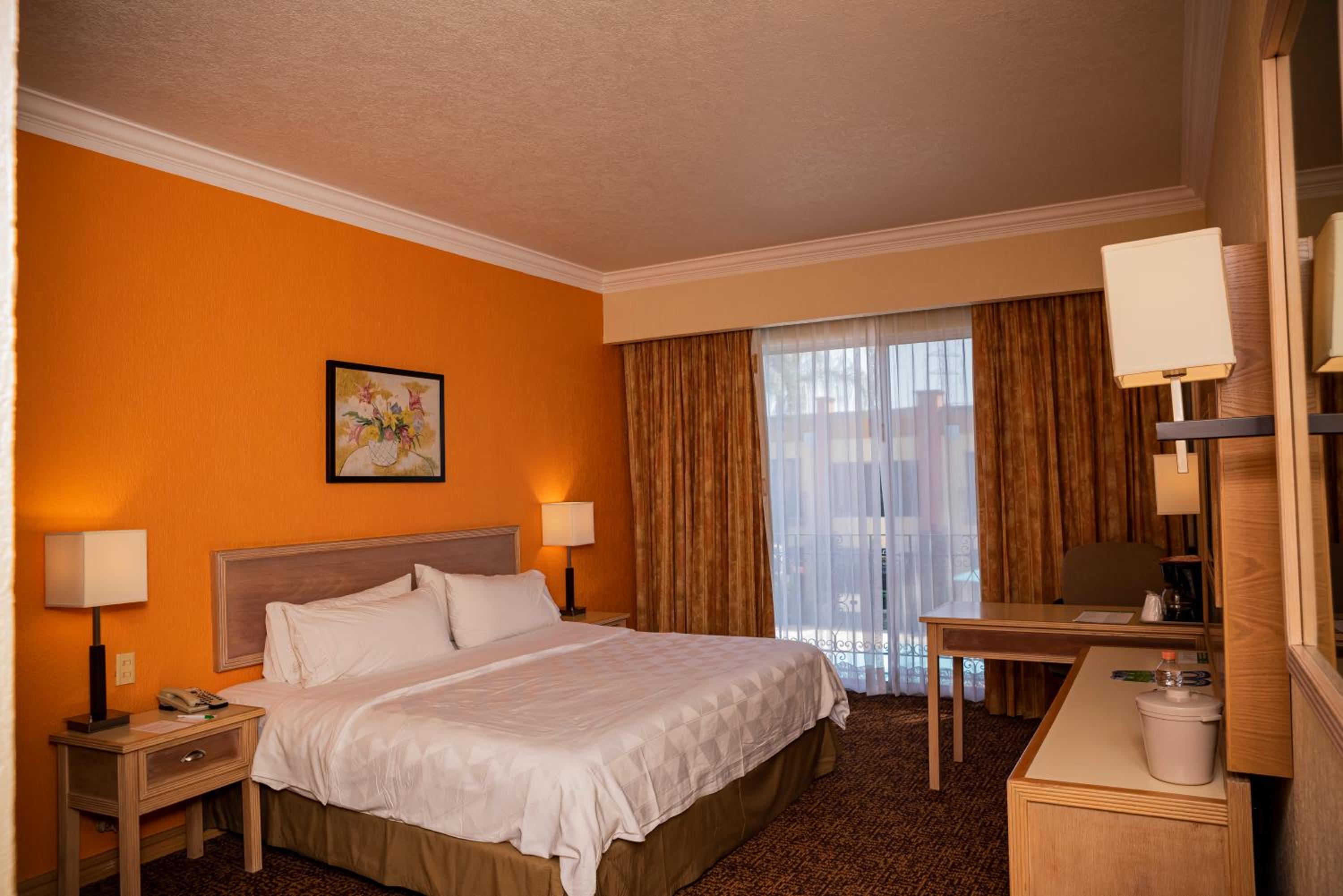 Standard King Room - Photo 1