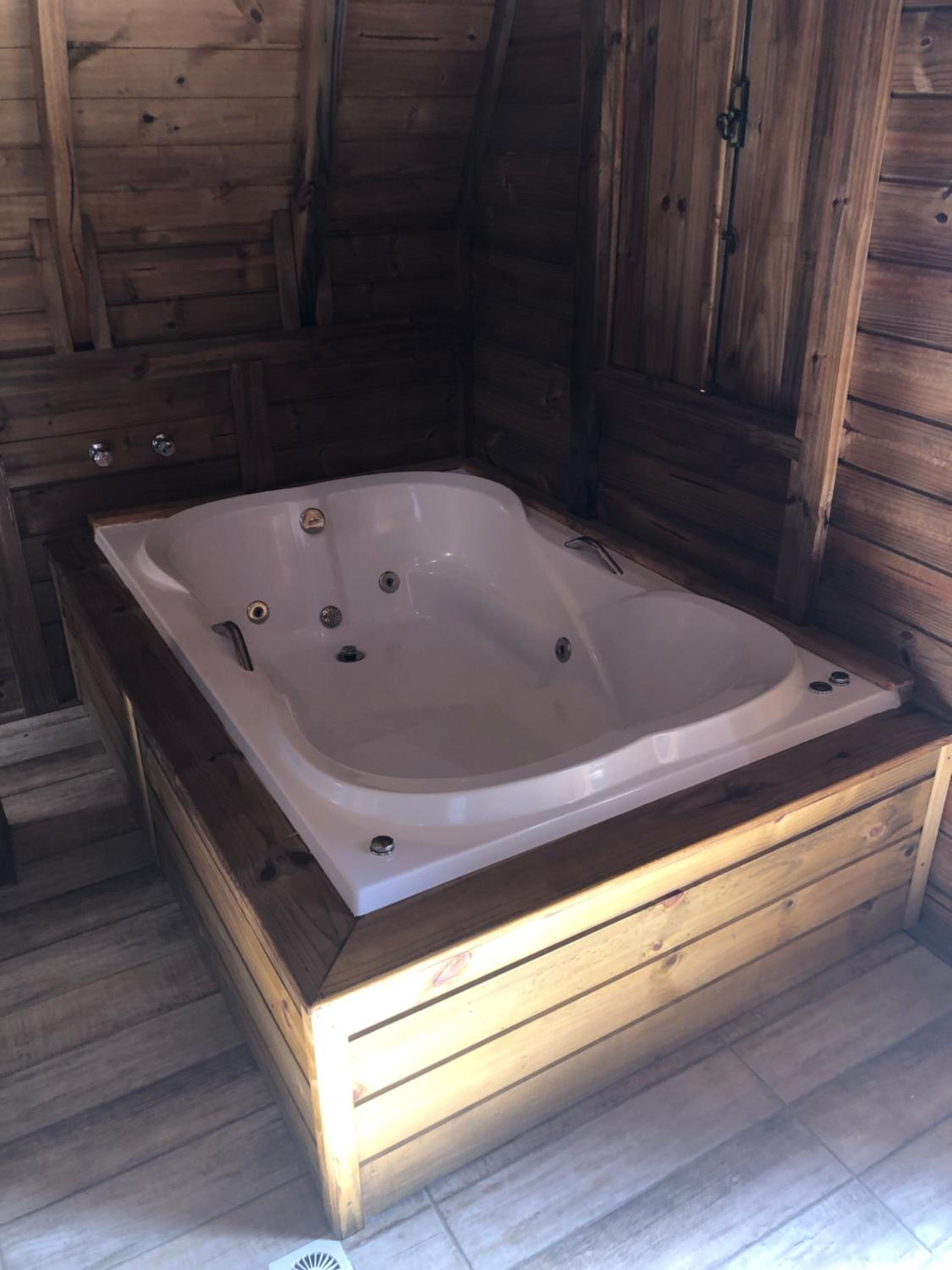 Deluxe Double Room With Bath photo 3