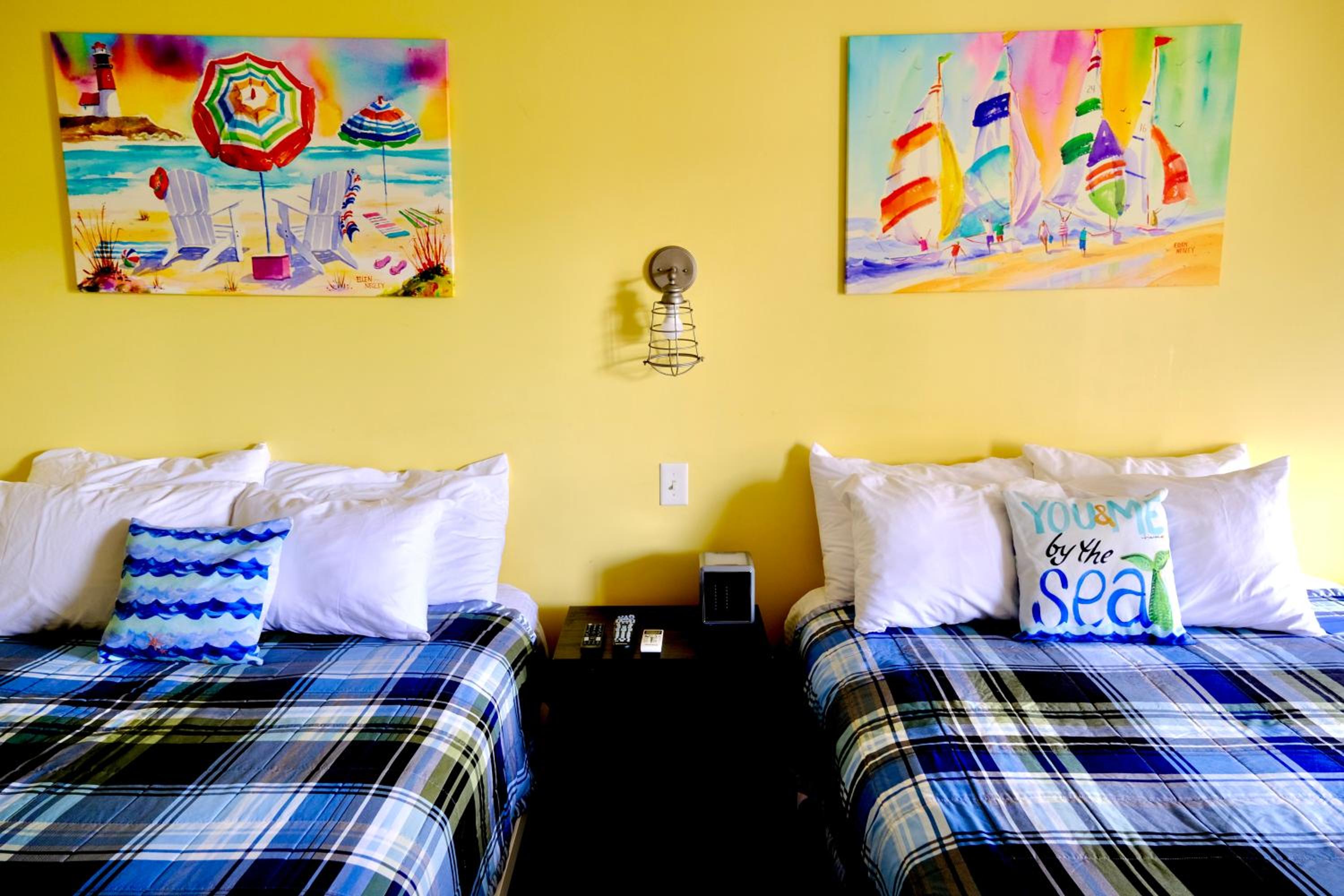 Two Queen Beds with Kitchenette - Photo 1