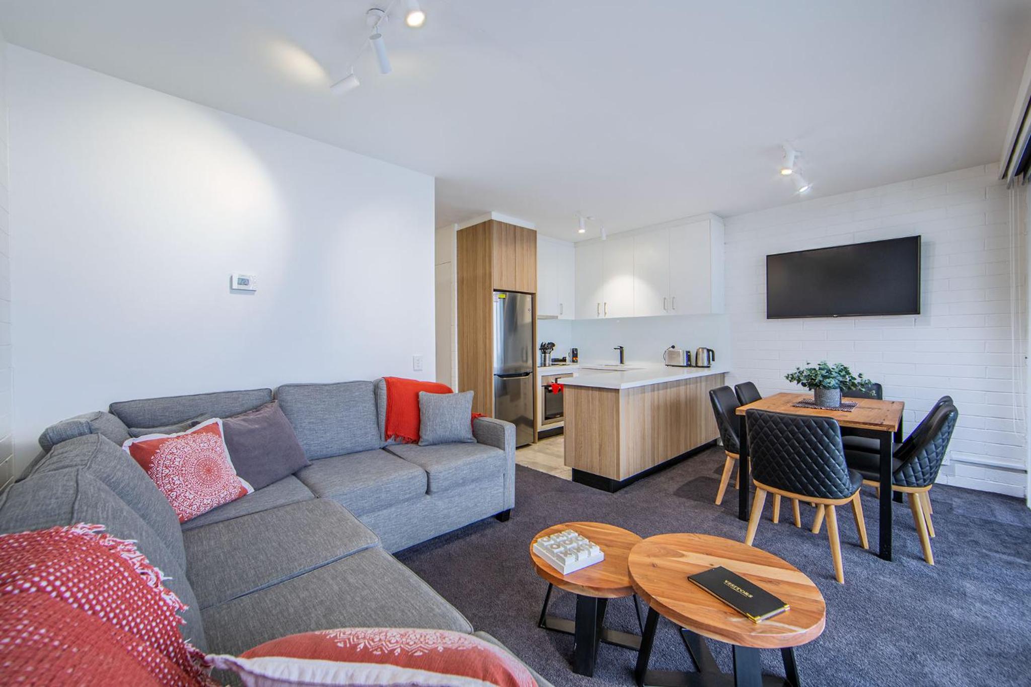 Apartment with Balcony photo 1
