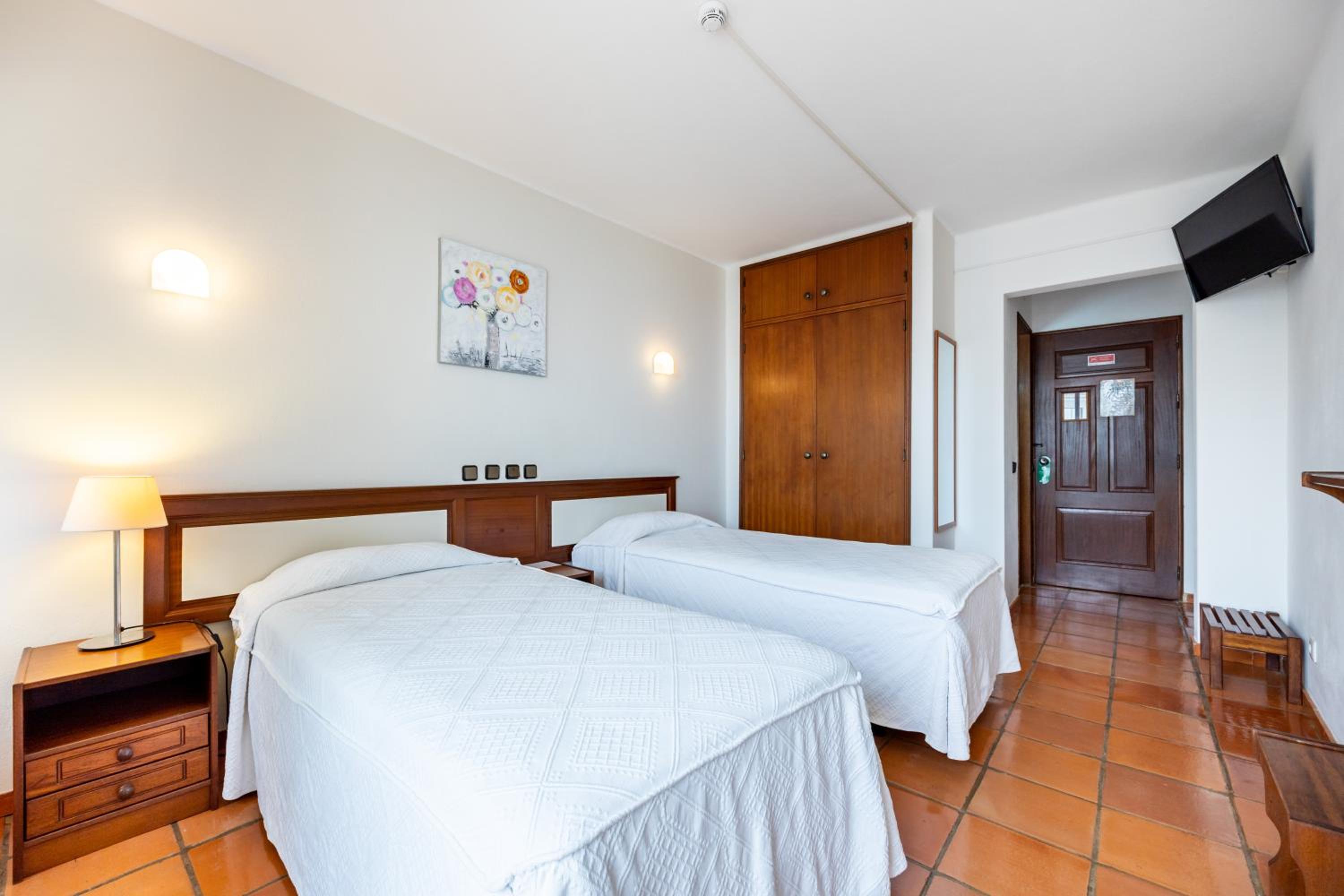 Standard Double or Twin Room photo 2